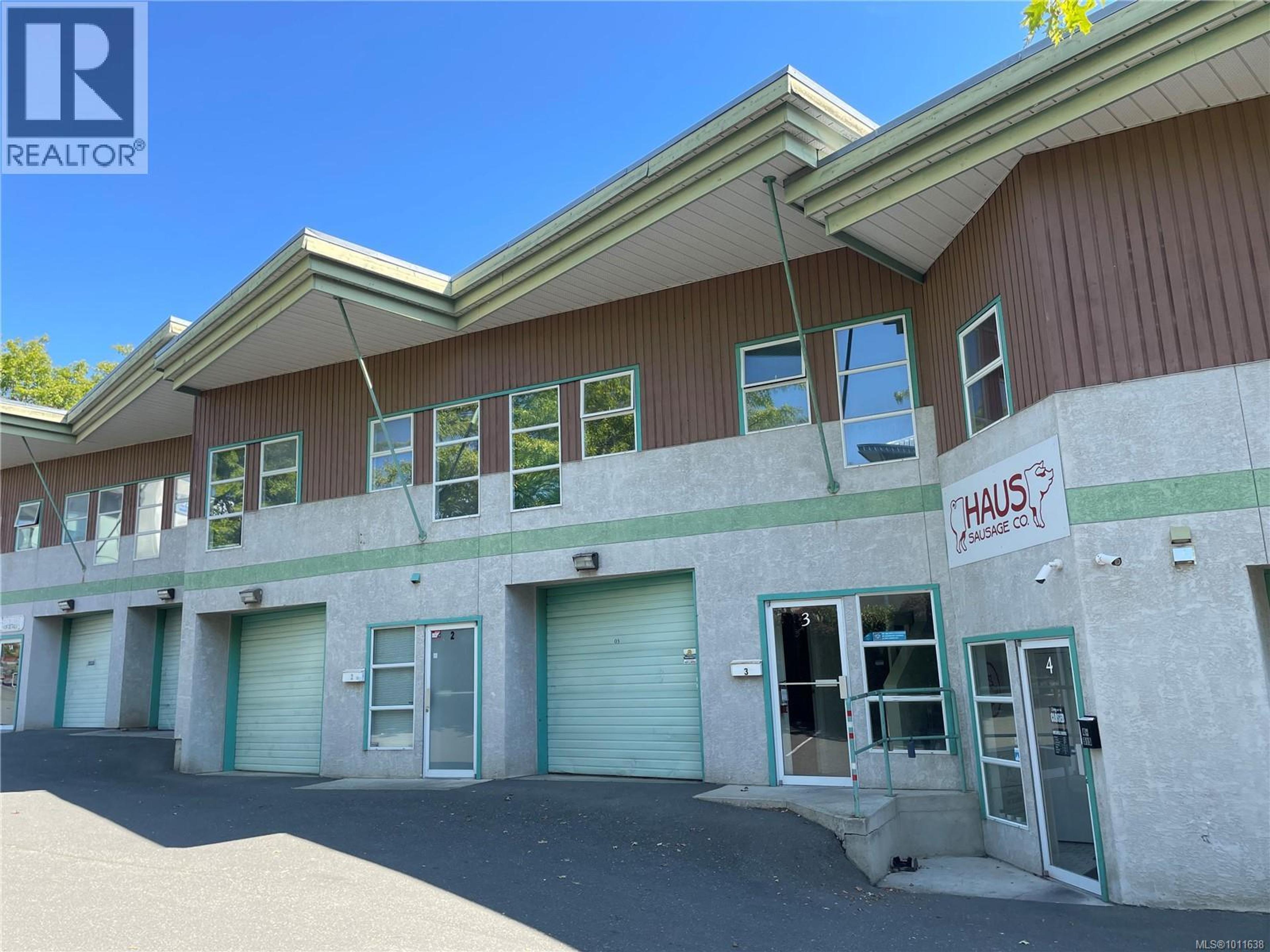 515 Dupplin Rd, Saanich - Exteriors - Full Complex View - Photo 3