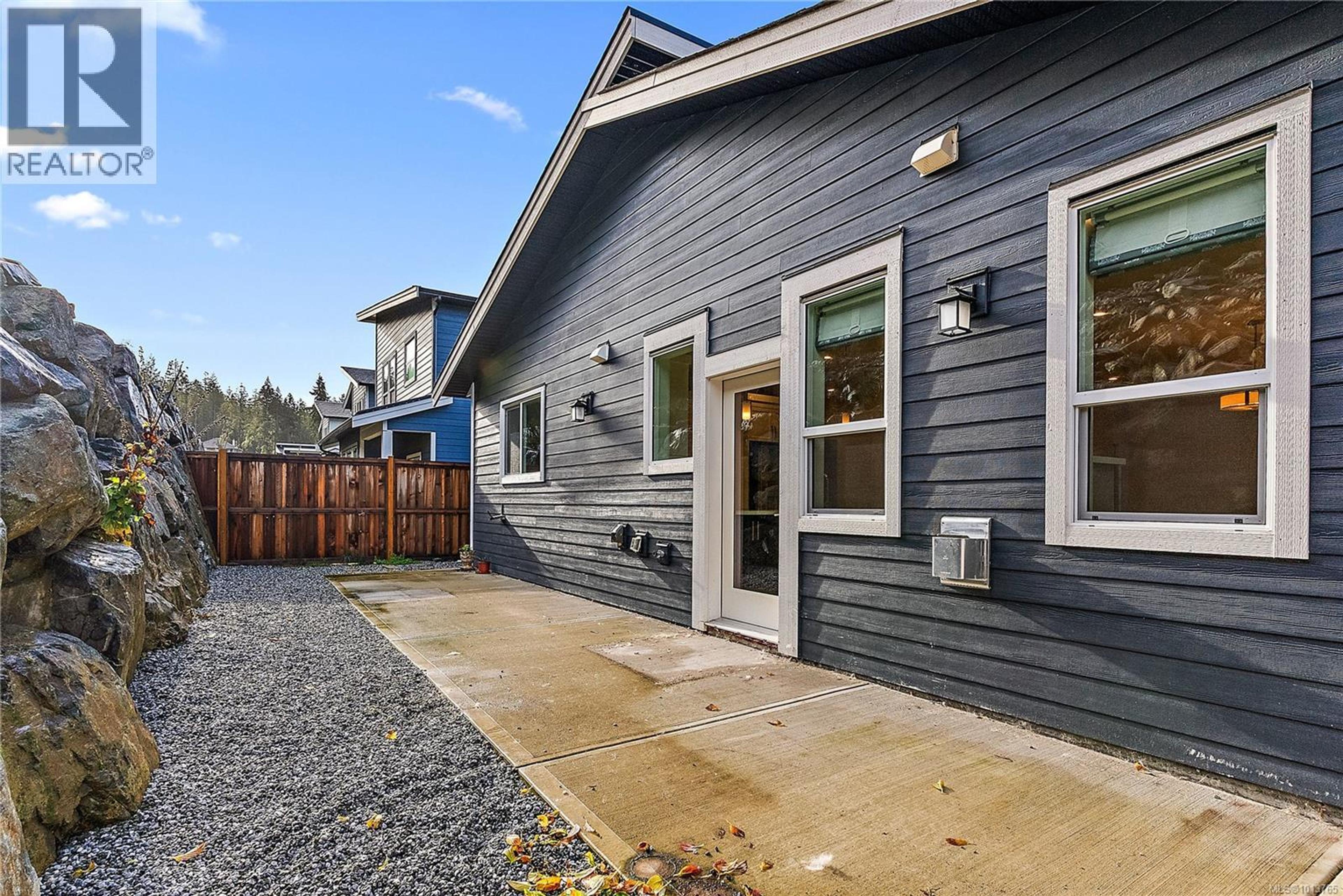 1042 Skylar Cir, Shawnigan Lake - Exteriors - Photo 2