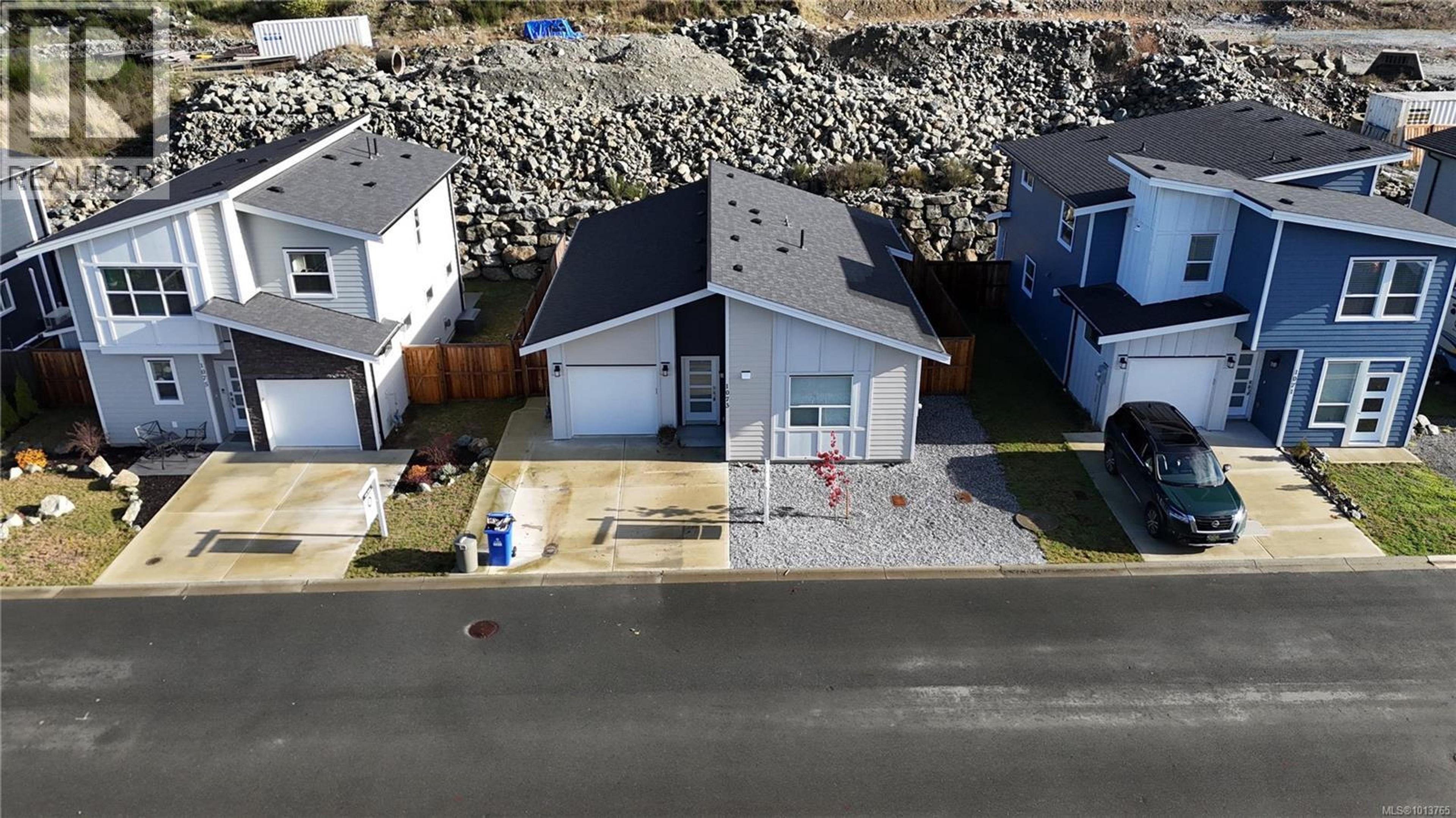 1042 Skylar Cir, Shawnigan Lake - Exteriors - Full Complex View, Drone/Aerial View - Photo 6