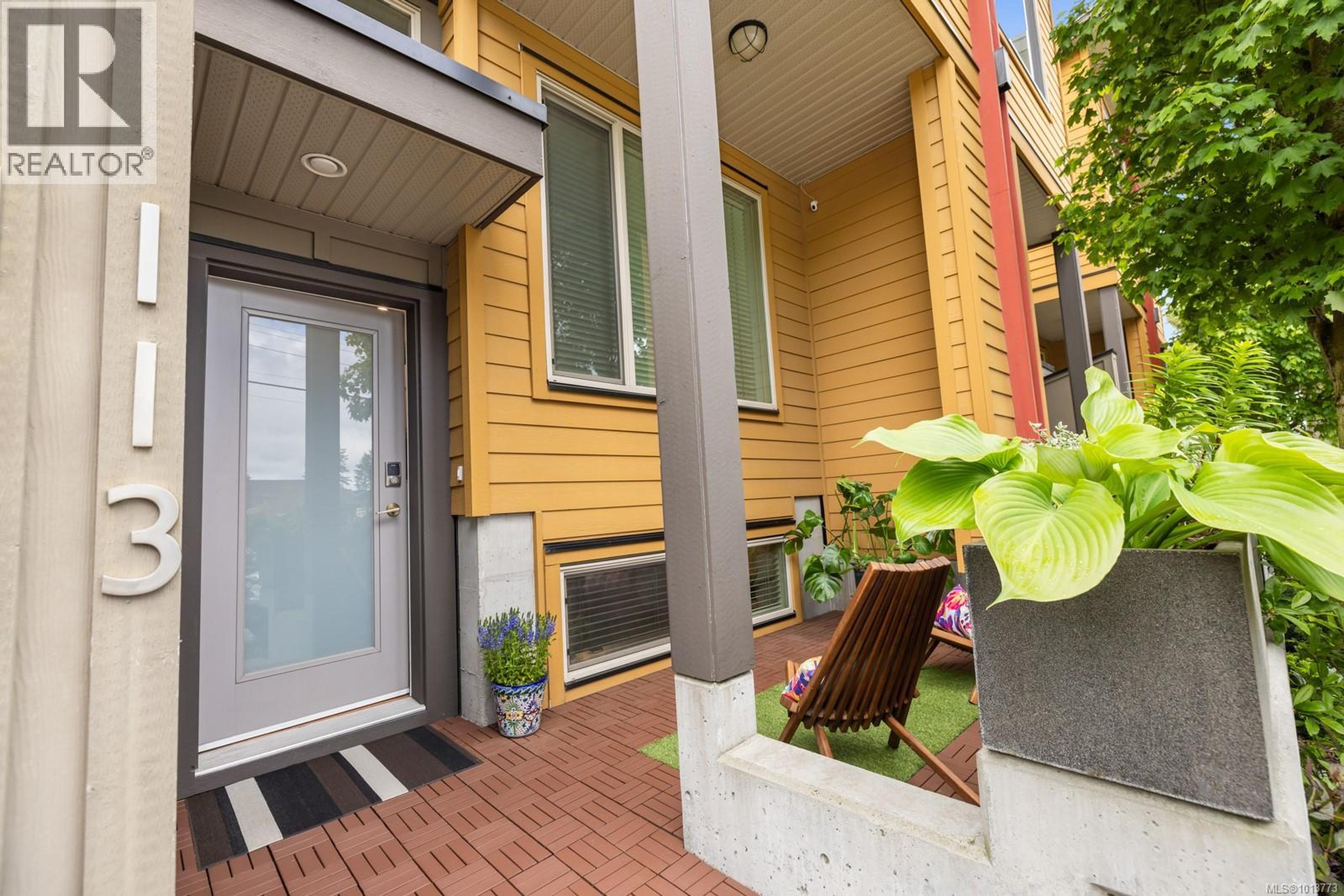 2733 Peatt Rd, Langford - Exteriors - Photo 2