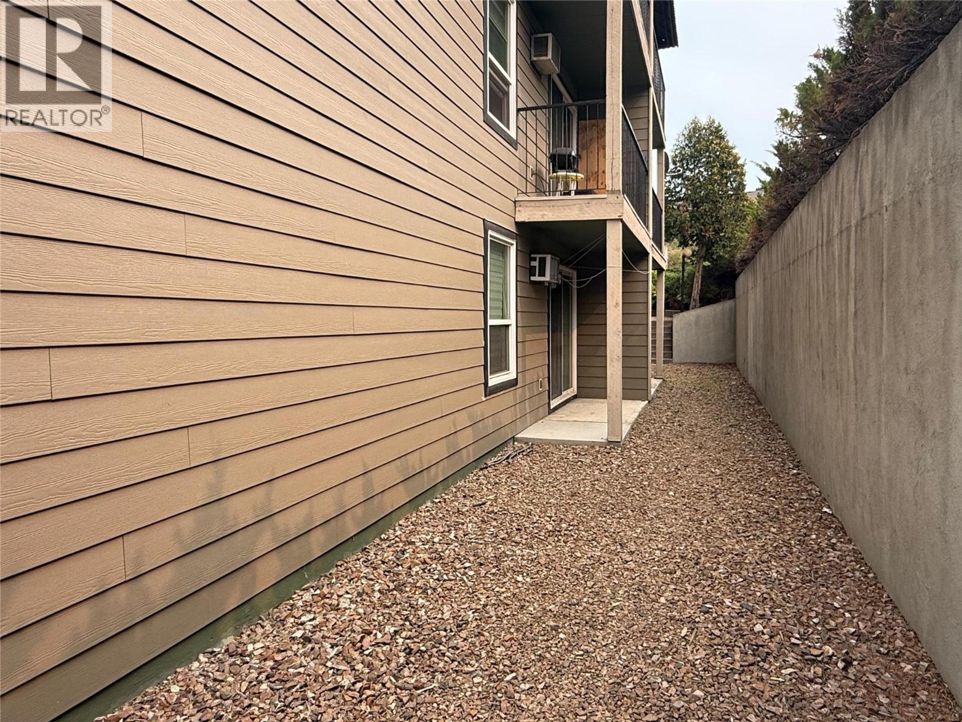 751 Grandview Terrace, Kamloops - Exteriors - Photo 1
