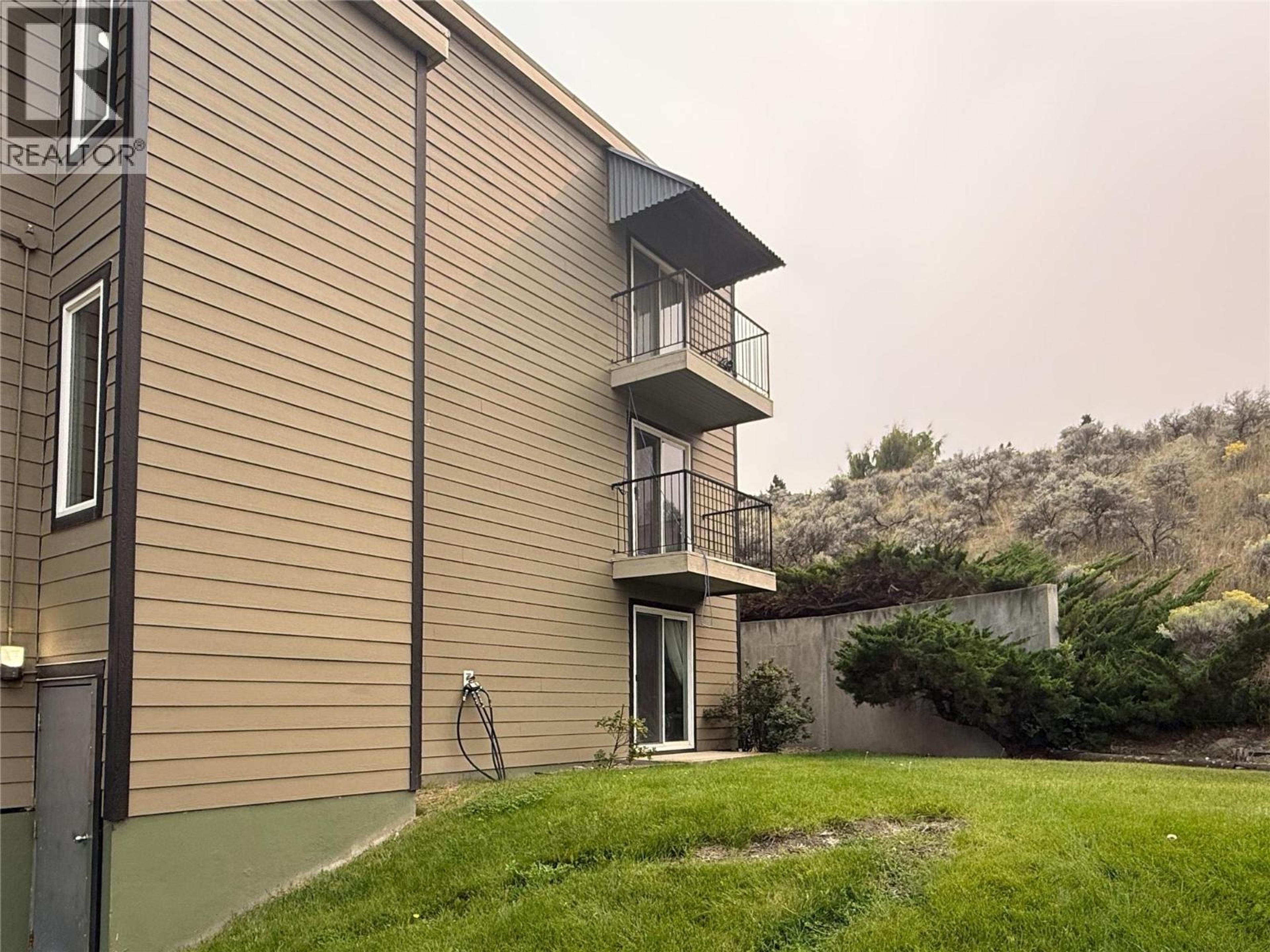 751 Grandview Terrace, Kamloops - Exteriors - Photo 2