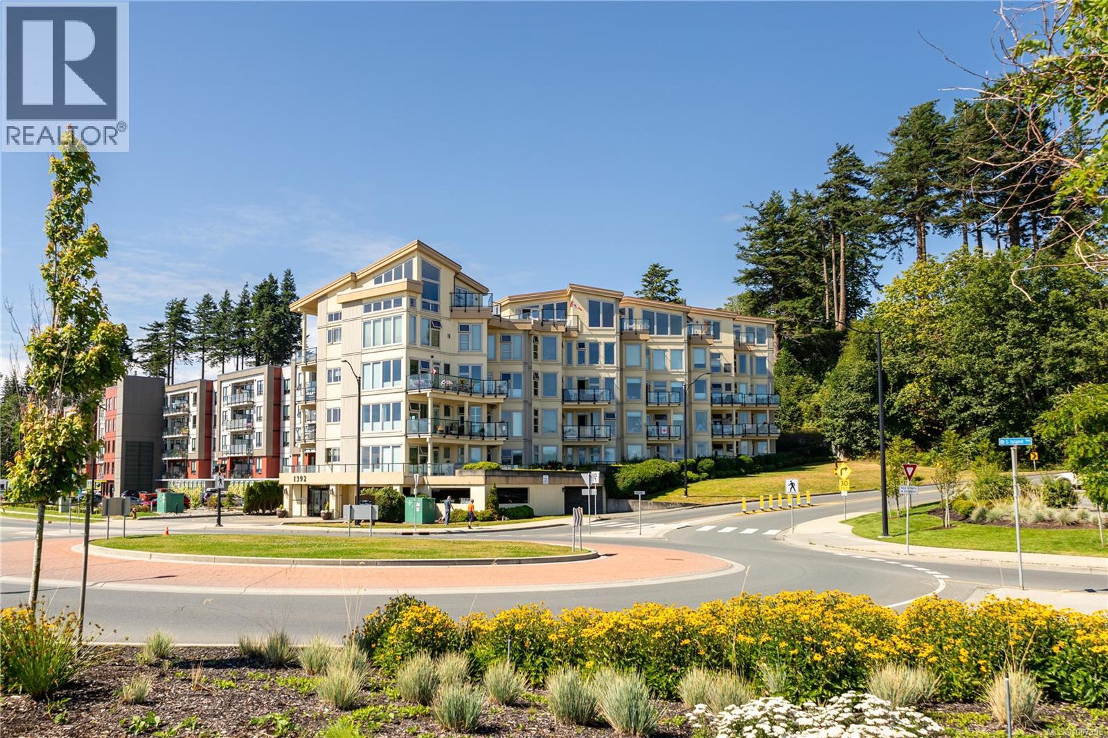 1392 Island Hwy S, Campbell River - Exteriors - Full Complex View - Photo 1