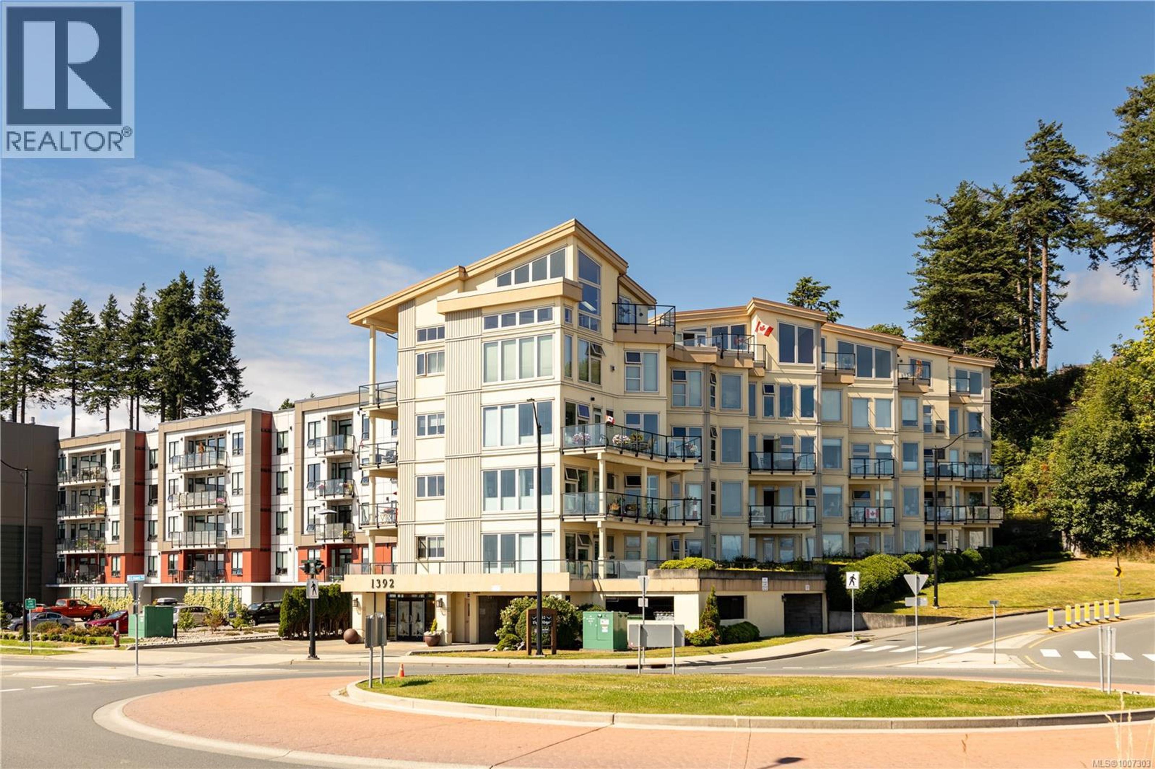 1392 Island Hwy S, Campbell River - Exteriors - Full Complex View - Photo 9