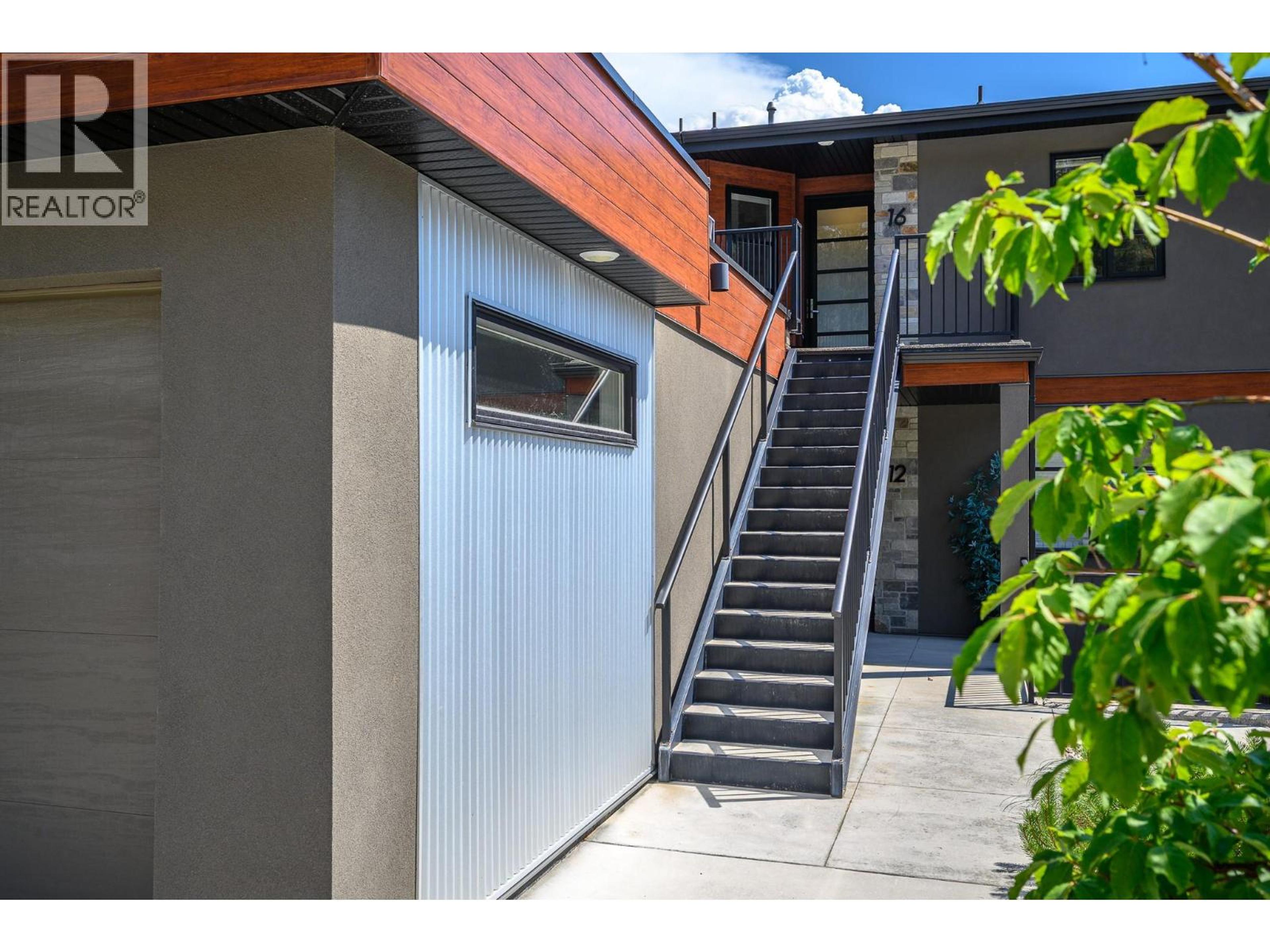 9700 Santina Road, Lake Country - Exteriors - Photo 2