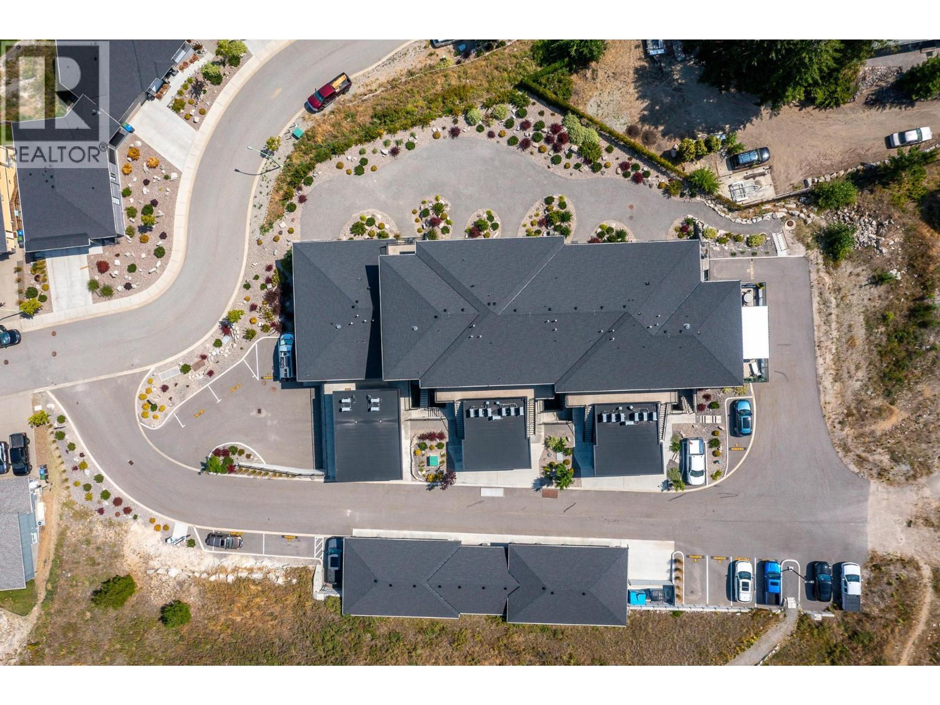 9700 Santina Road, Lake Country - Exteriors - Full Complex View, Drone/Aerial View - Photo 17
