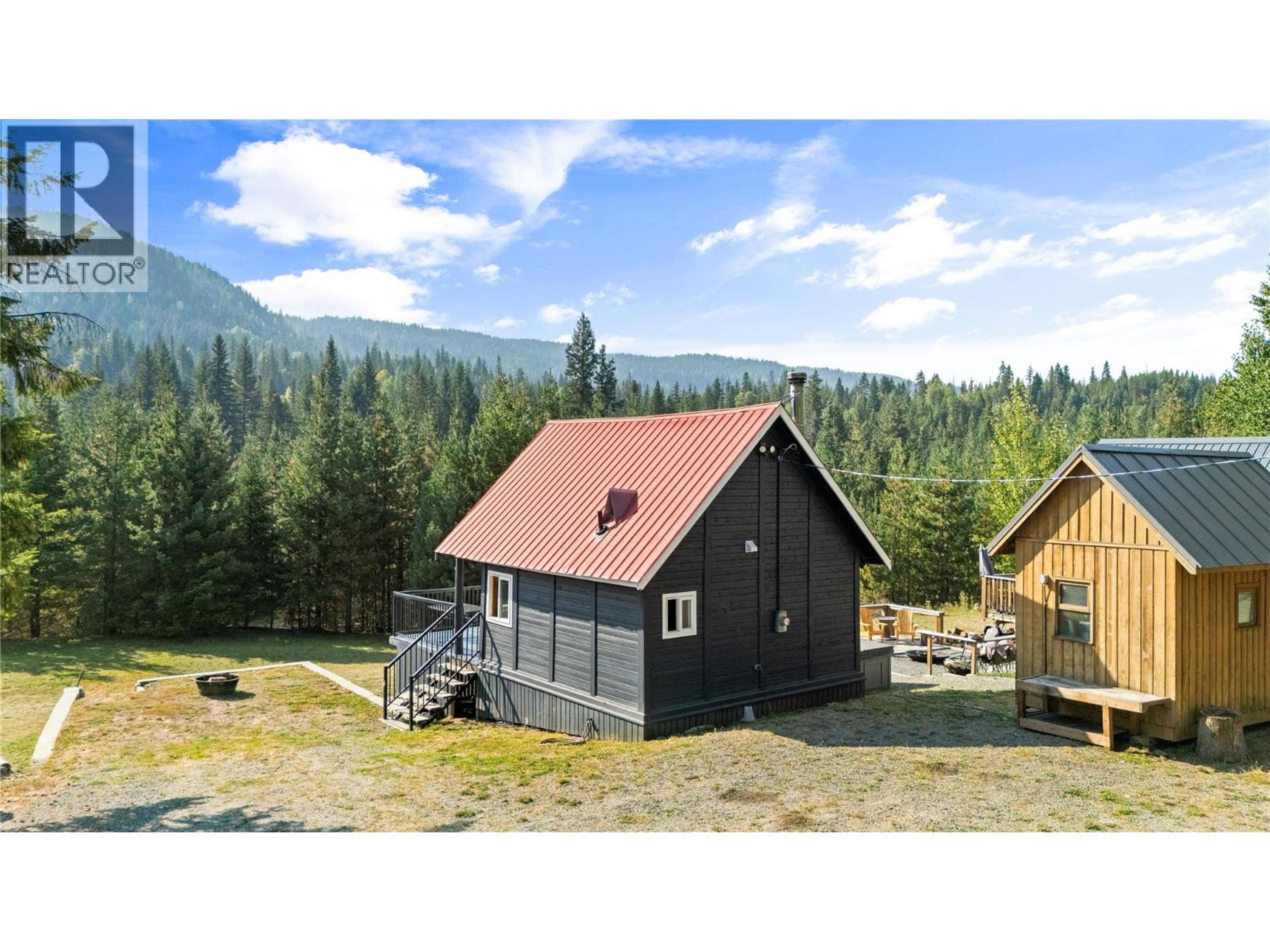 4220 BARRIERE LAKES ROAD Road, Barriere - Exteriors - Full Complex View - Photo 6