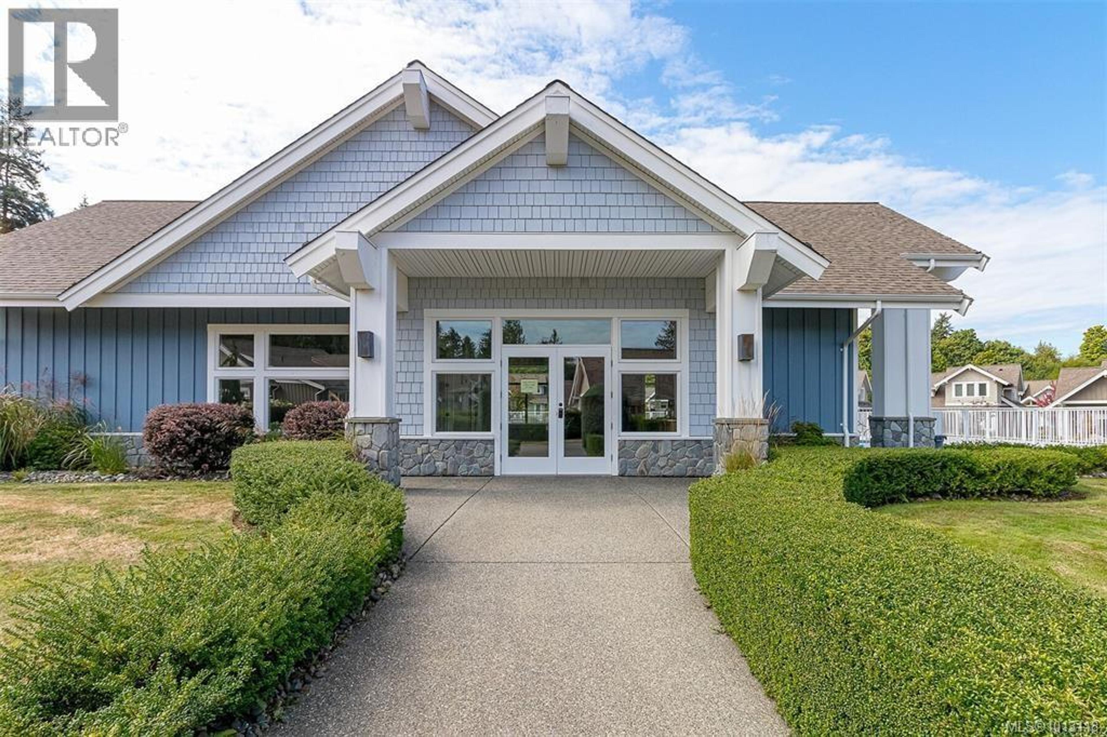 5251 Island Hwy W, Qualicum Beach - Exteriors - Photo 2