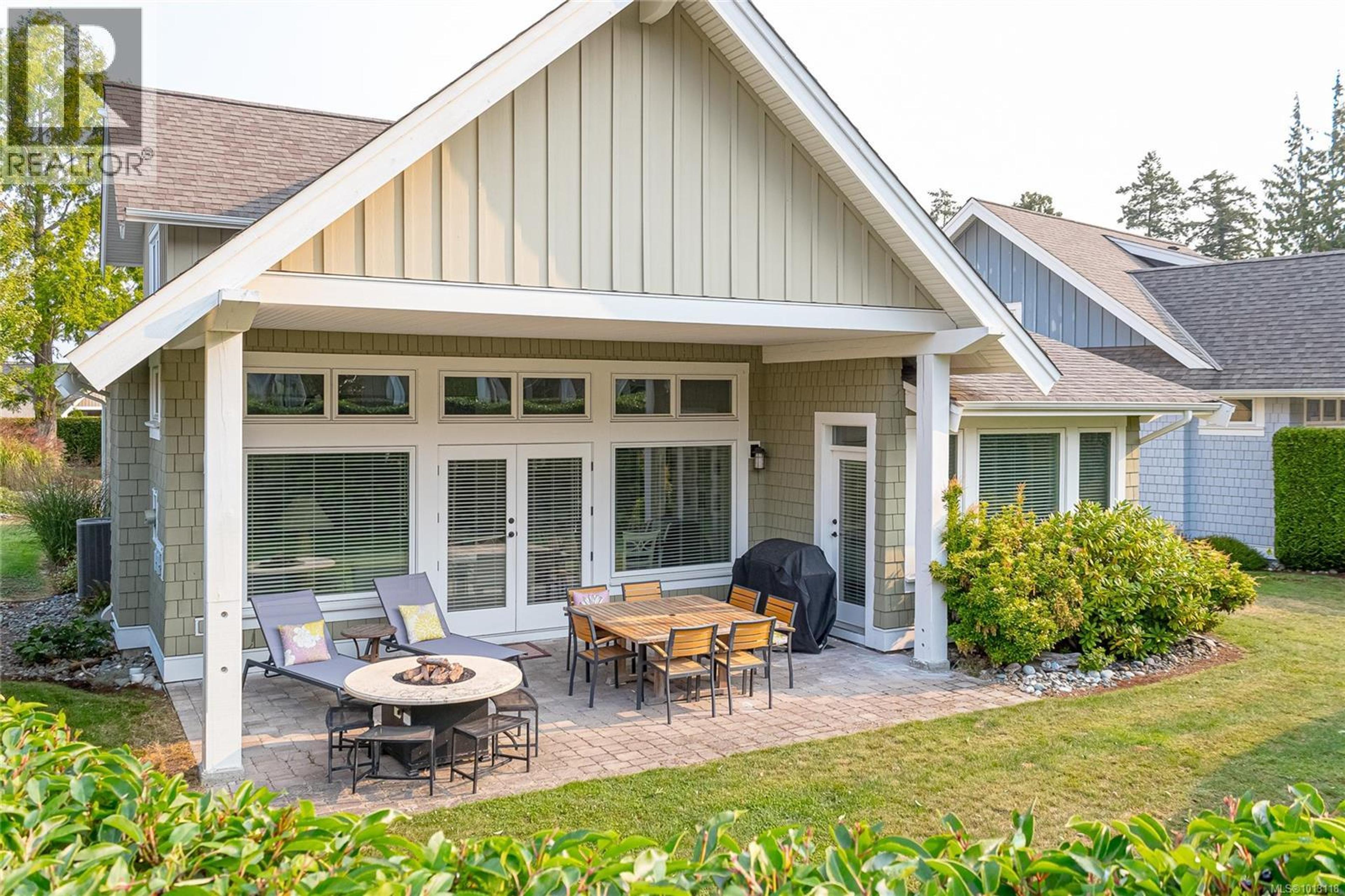 5251 Island Hwy W, Qualicum Beach - Exteriors - Photo 5