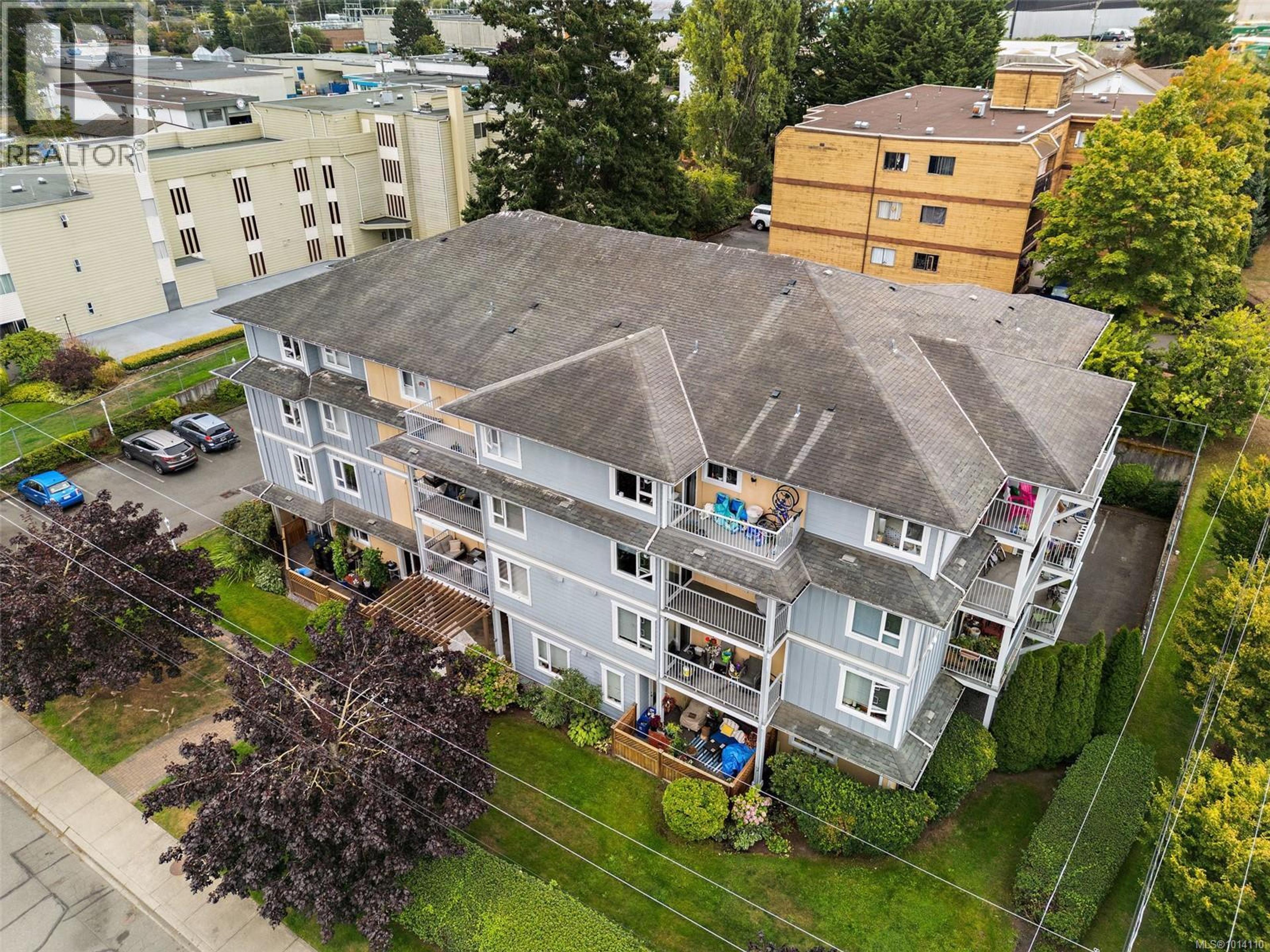 885 Ellery St, Esquimalt - Exteriors - Drone/Aerial View - Photo 5