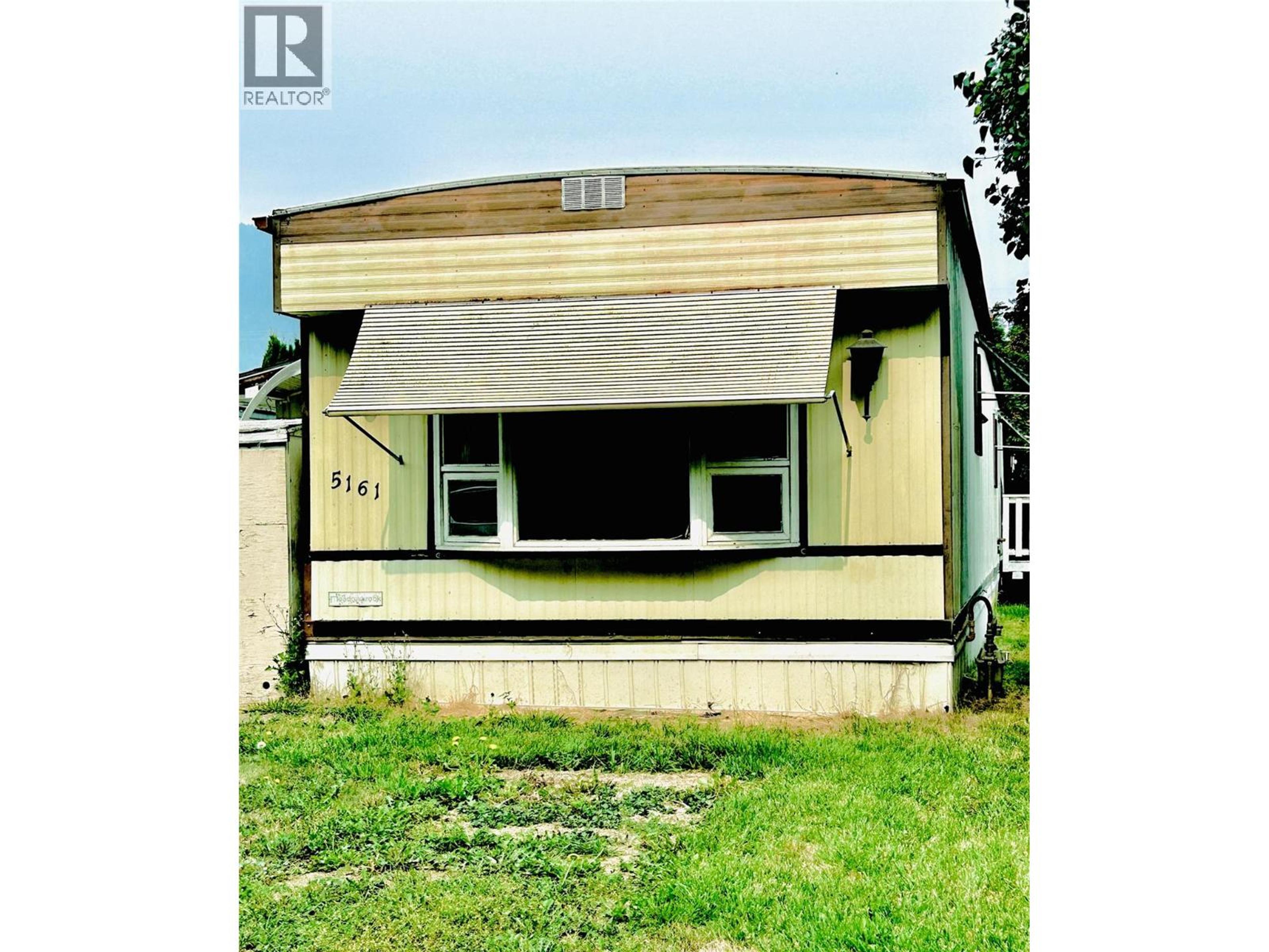 6721 51 Street NE, Salmon Arm - Exteriors - Photo 3