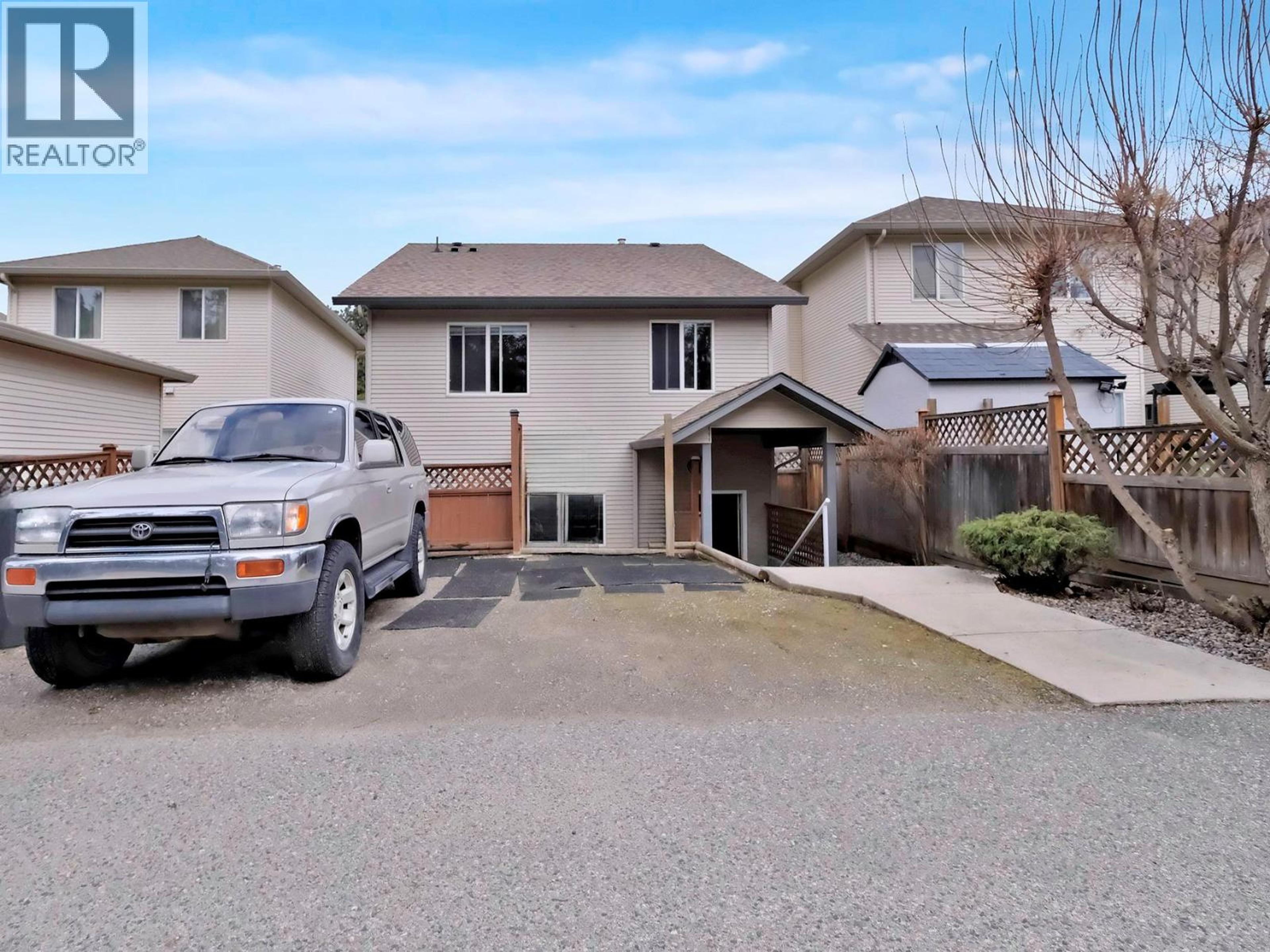 2210 Horizon Drive, West Kelowna - Exteriors - Photo 2