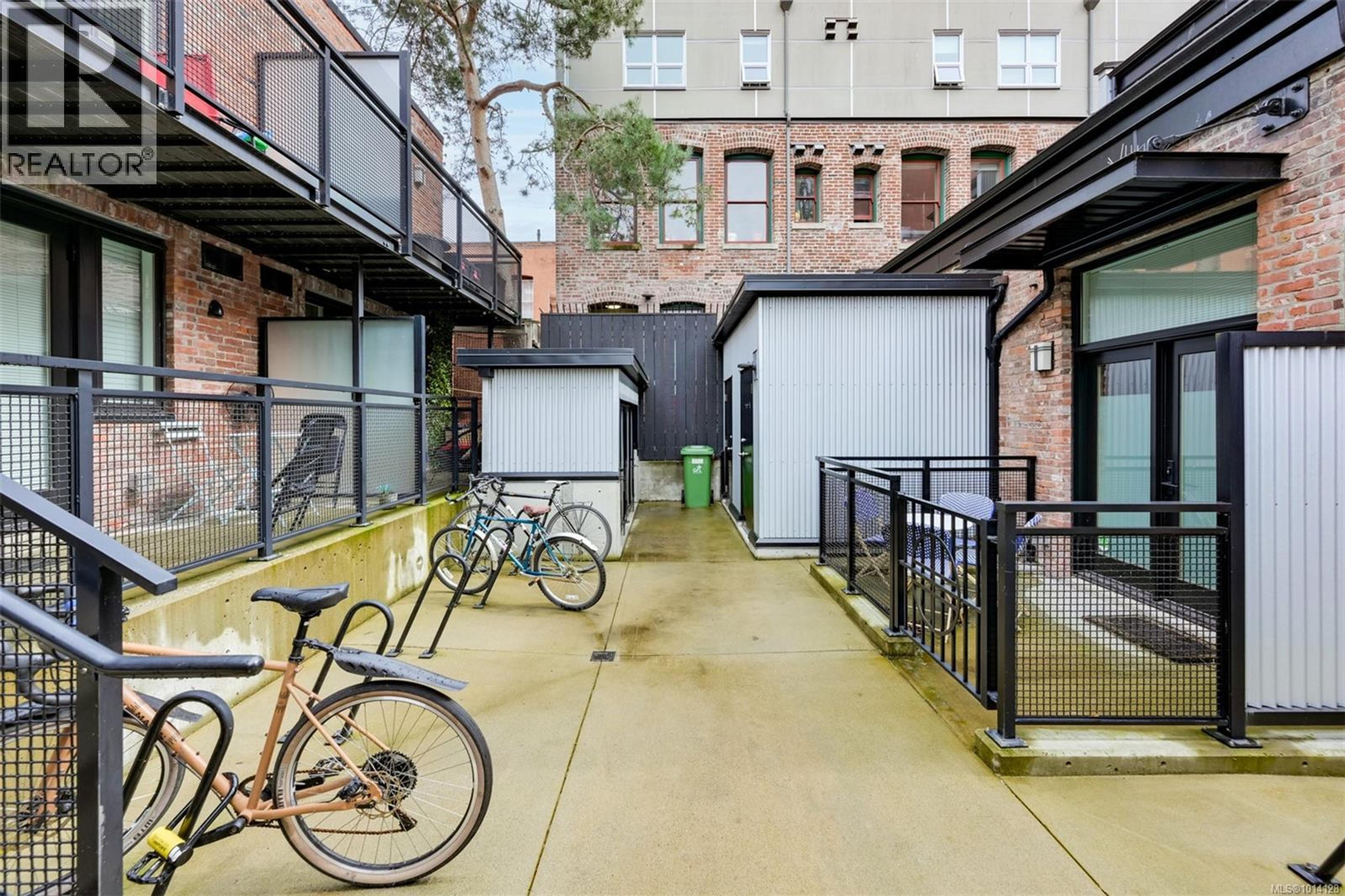 534 Pandora Ave, Victoria - Exteriors - Full Complex View - Photo 3