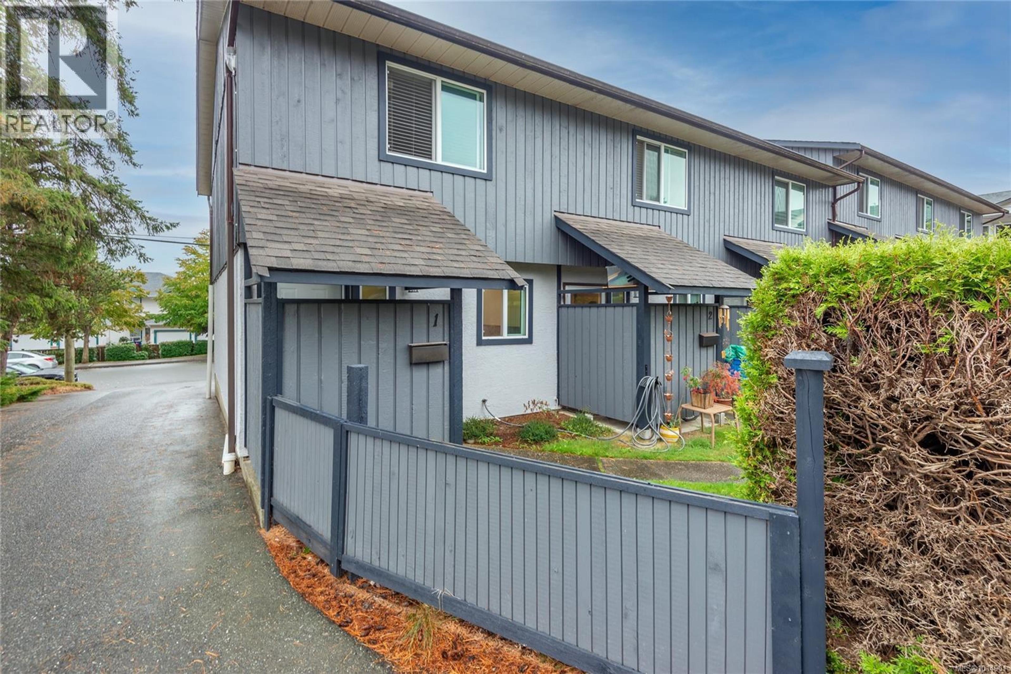 158 Back Rd, Courtenay - Exteriors - Full Complex View - Photo 3