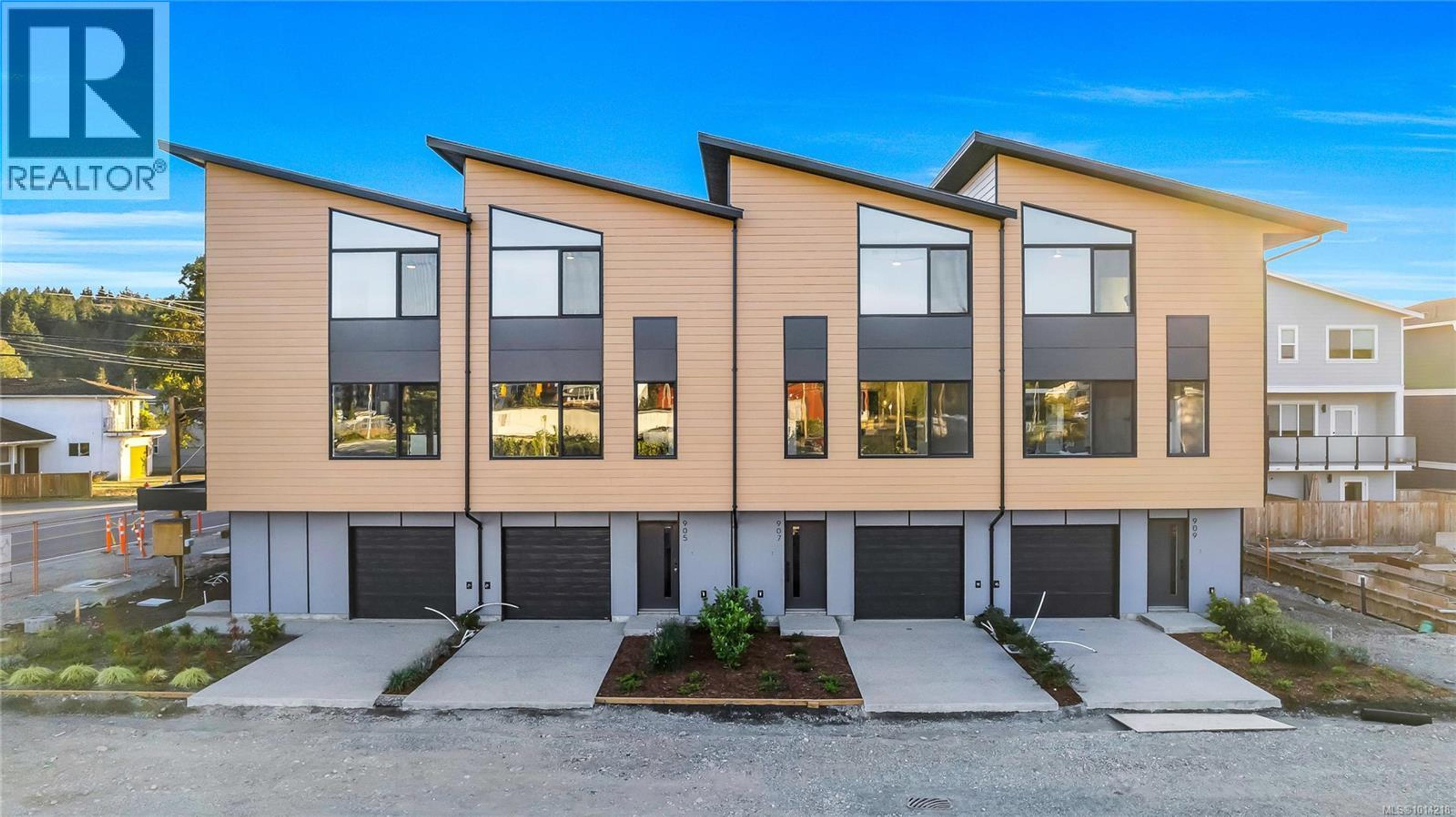 905 Vine Crt, Langford - Exteriors - Full Complex View - Photo 1