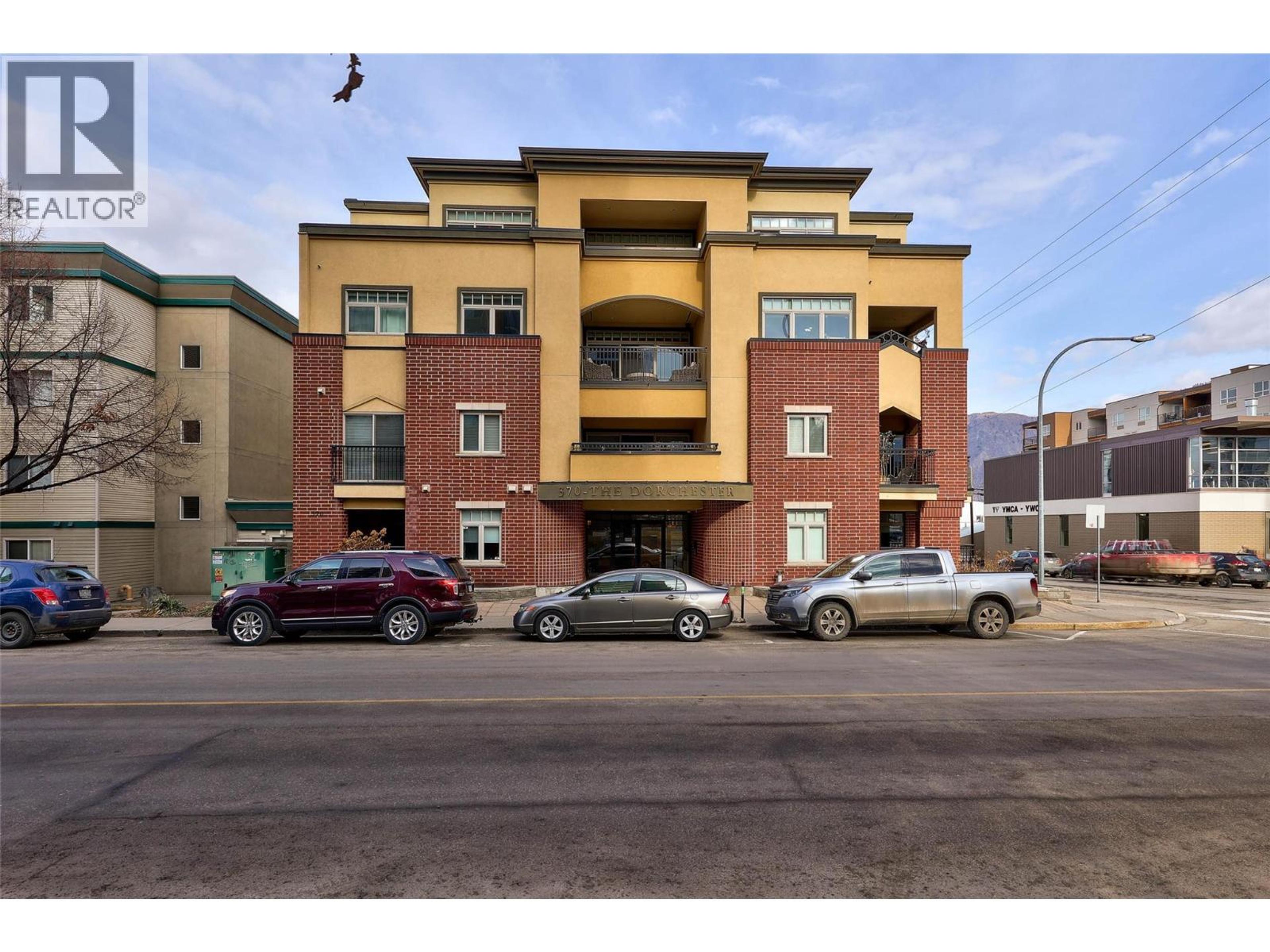 370 Battle Street, Kamloops - Exteriors - Full Complex View - Photo 2