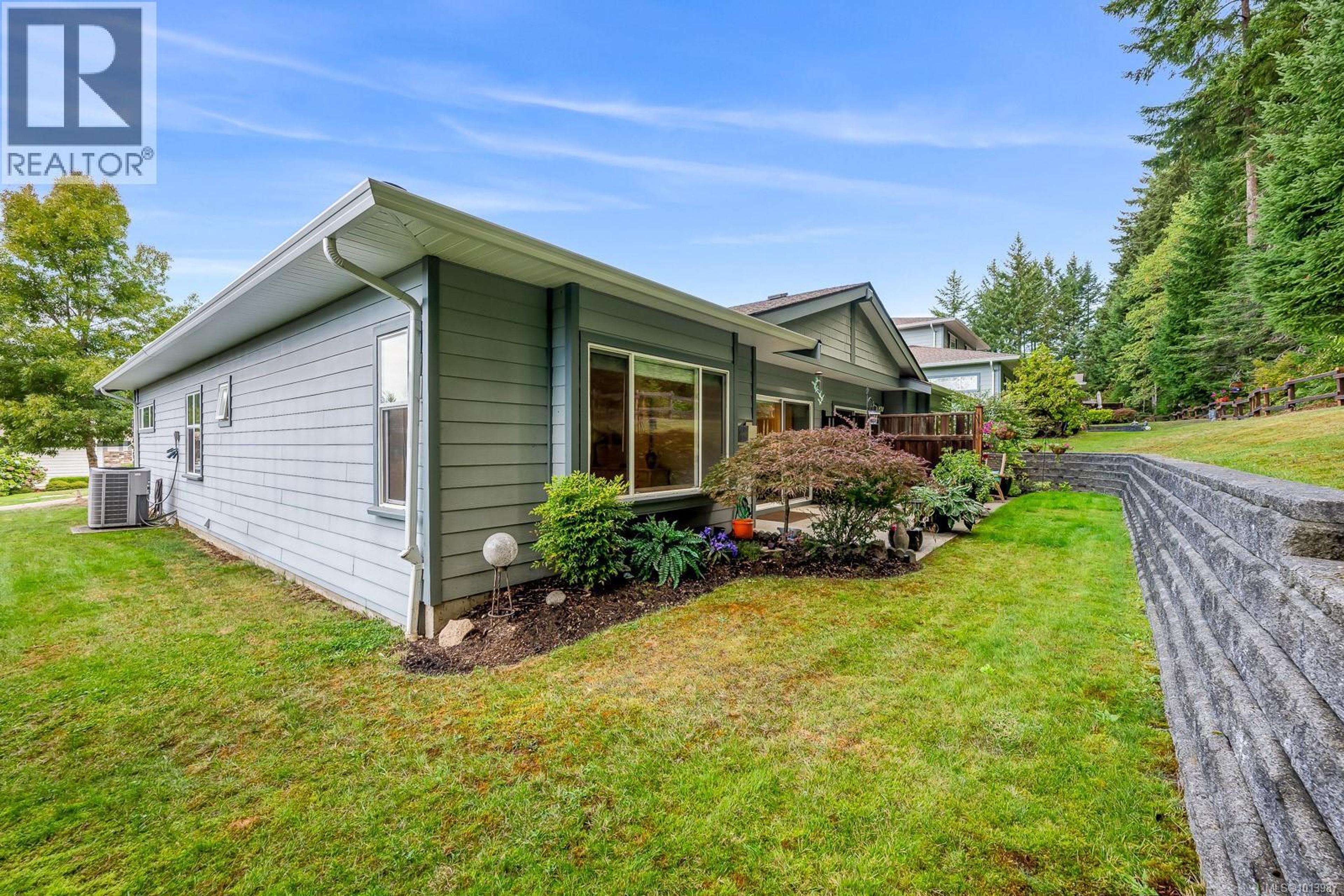 2001 Blue Jay Pl, Courtenay - Exteriors - Photo 6