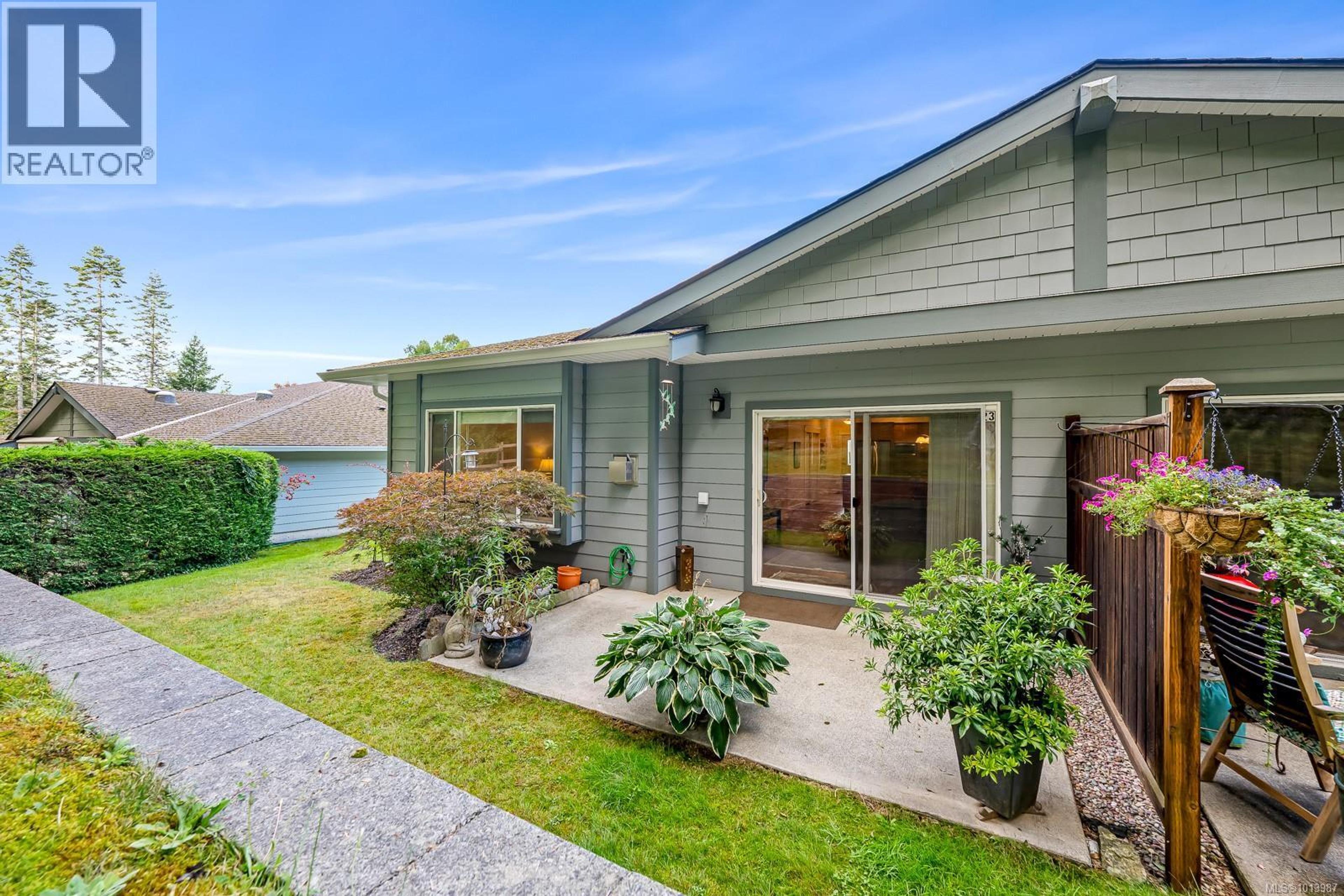 2001 Blue Jay Pl, Courtenay - Exteriors - Photo 7