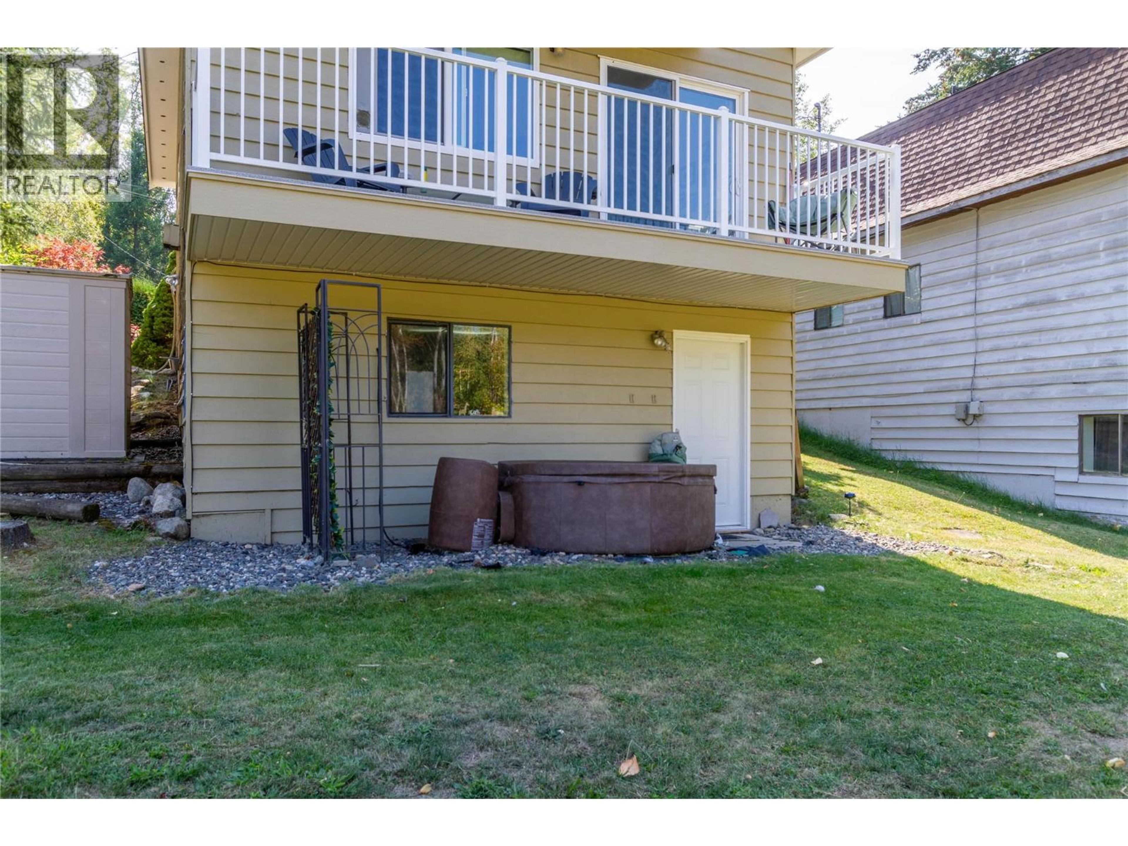 7171 Dixon Dam Road, Vernon - Exteriors - Photo 5