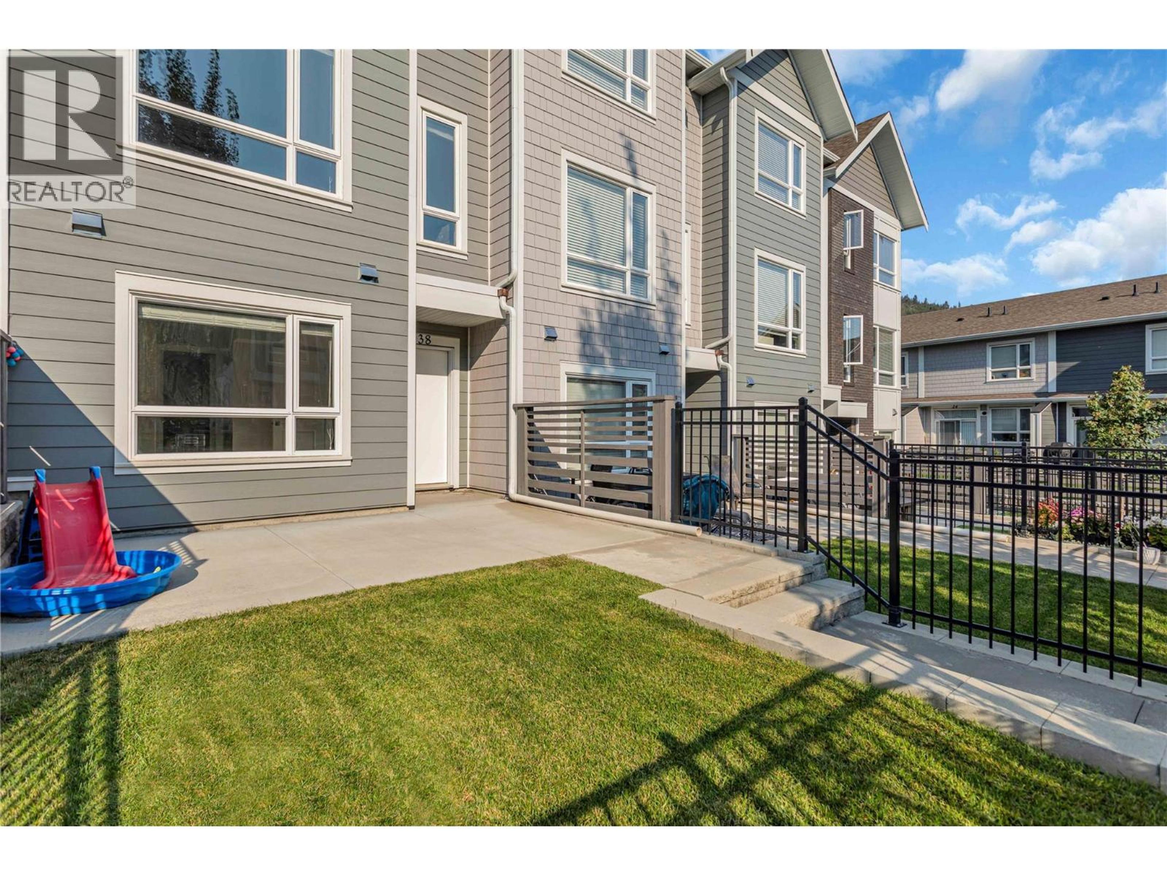 13098 Shoreline Way, Lake Country - Exteriors - Photo 5