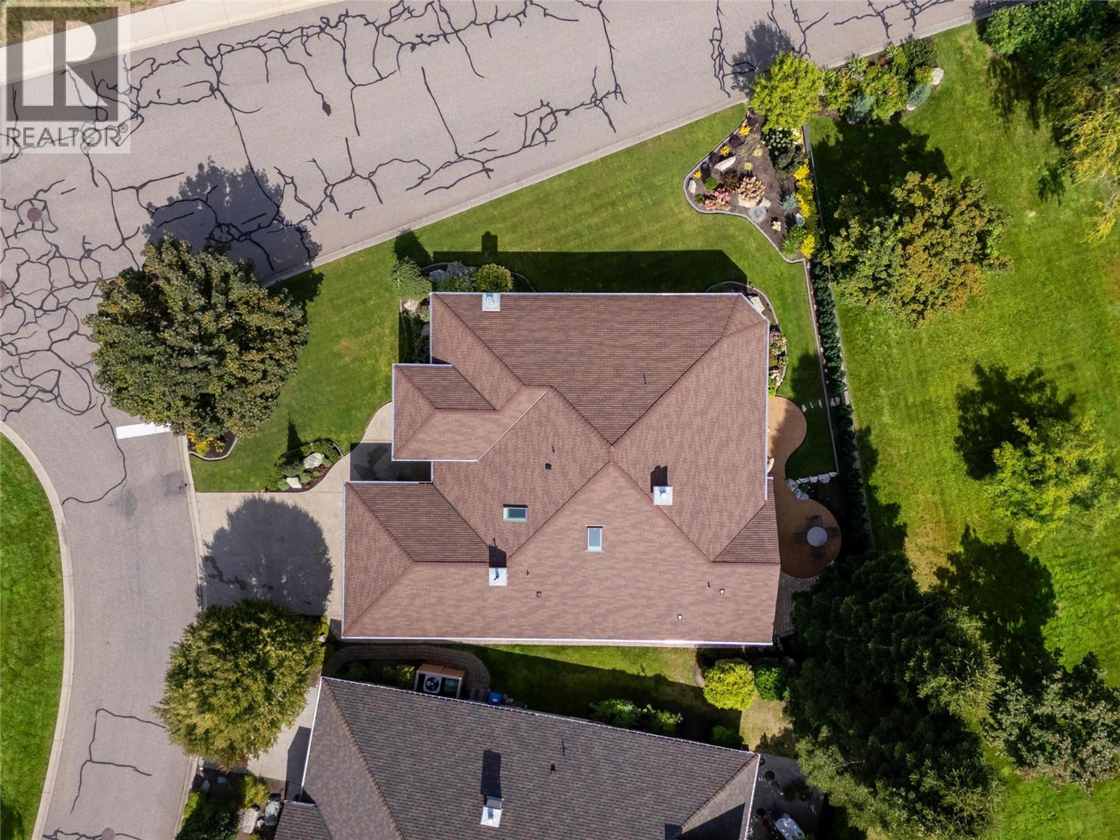 3875 Gallaghers Parkway, Kelowna - Exteriors - Drone/Aerial View - Photo 9