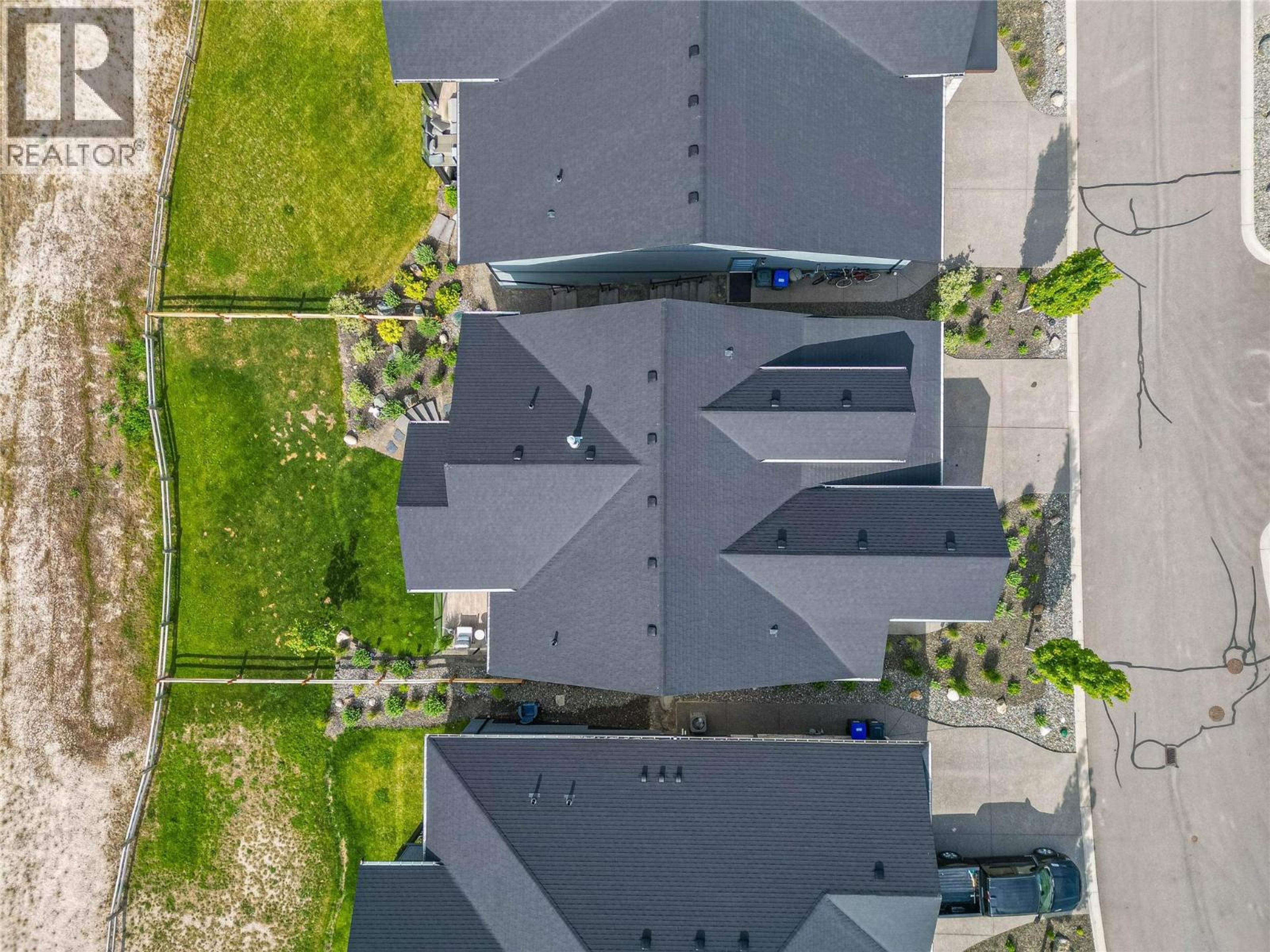 260 Rue Cheval Noir, Kamloops - Exteriors - Full Complex View, Drone/Aerial View - Photo 3