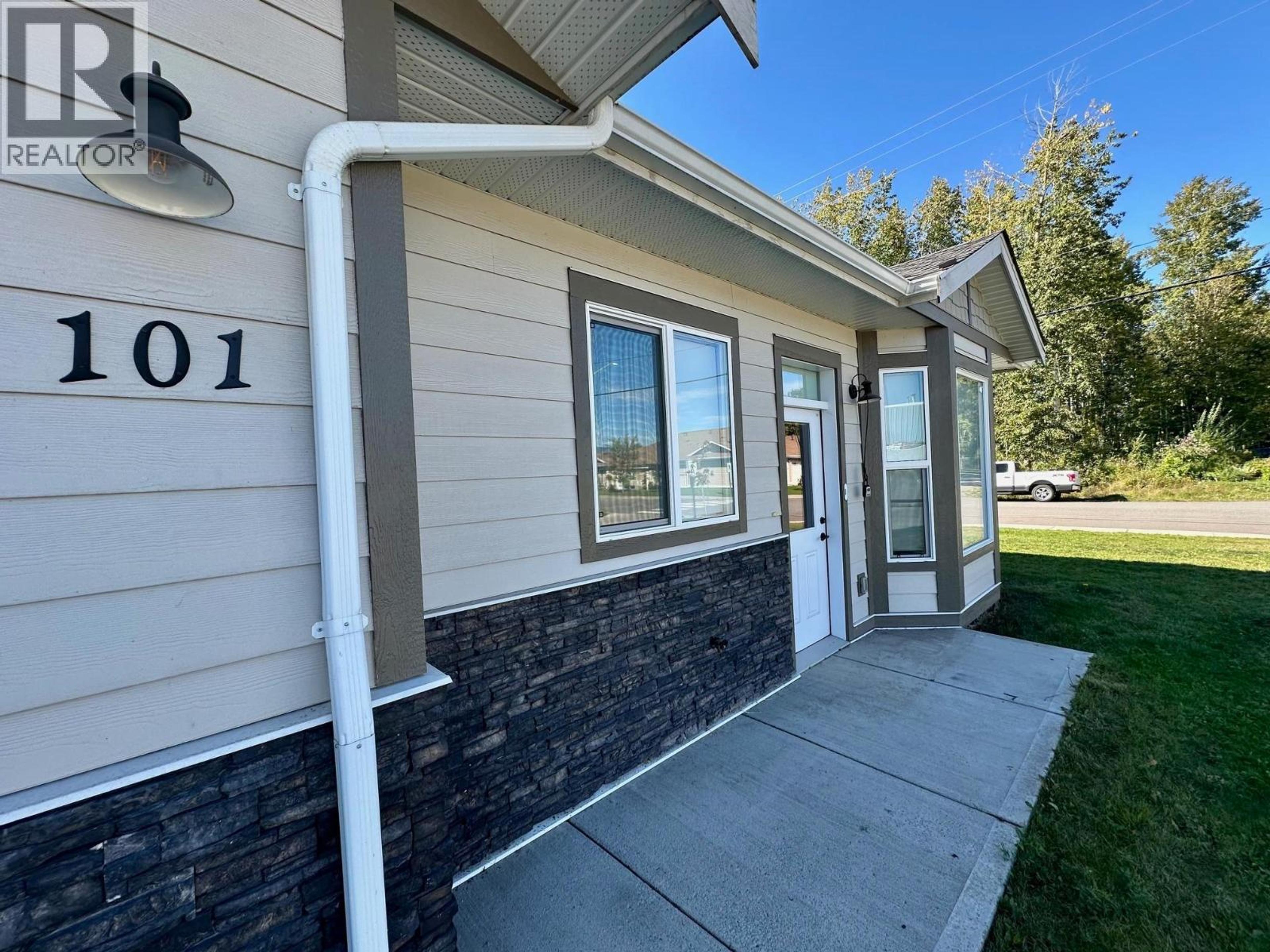 1192 VANCOUVER STREET, Smithers - Exteriors - Photo 12