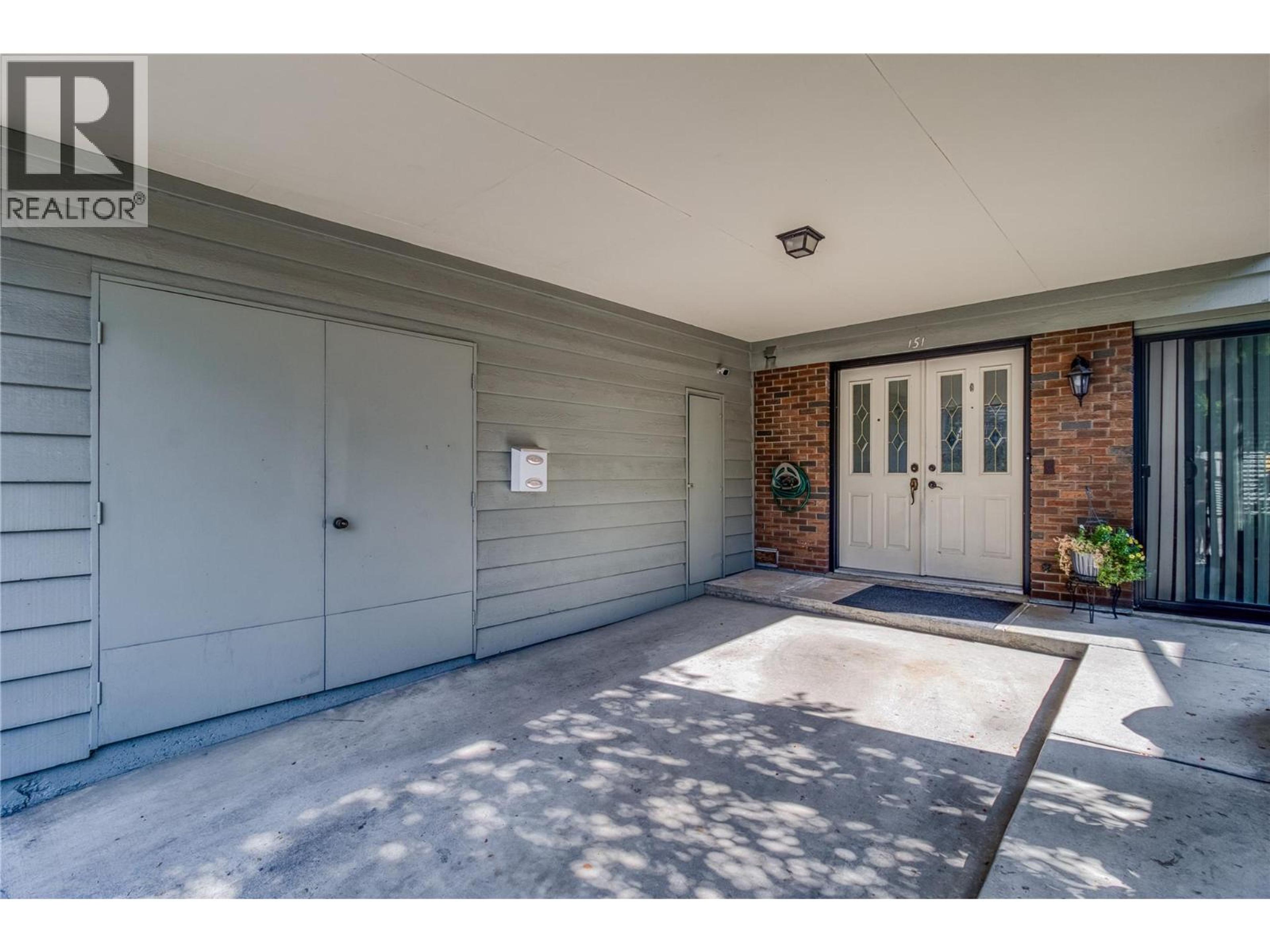 1050 Springfield Road, Kelowna - Exteriors - Photo 11