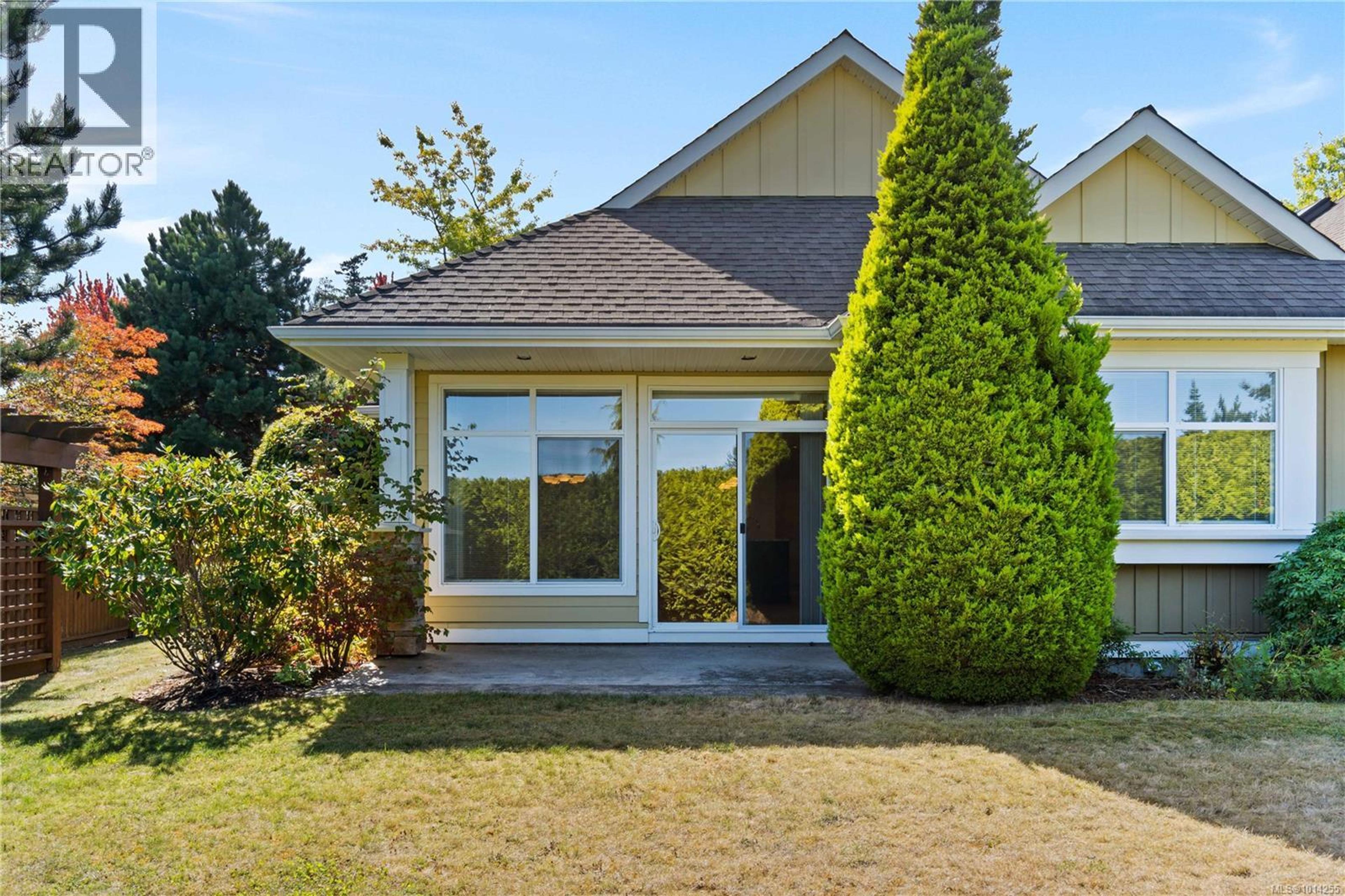 447 Pym St S, Parksville - Exteriors - Photo 3