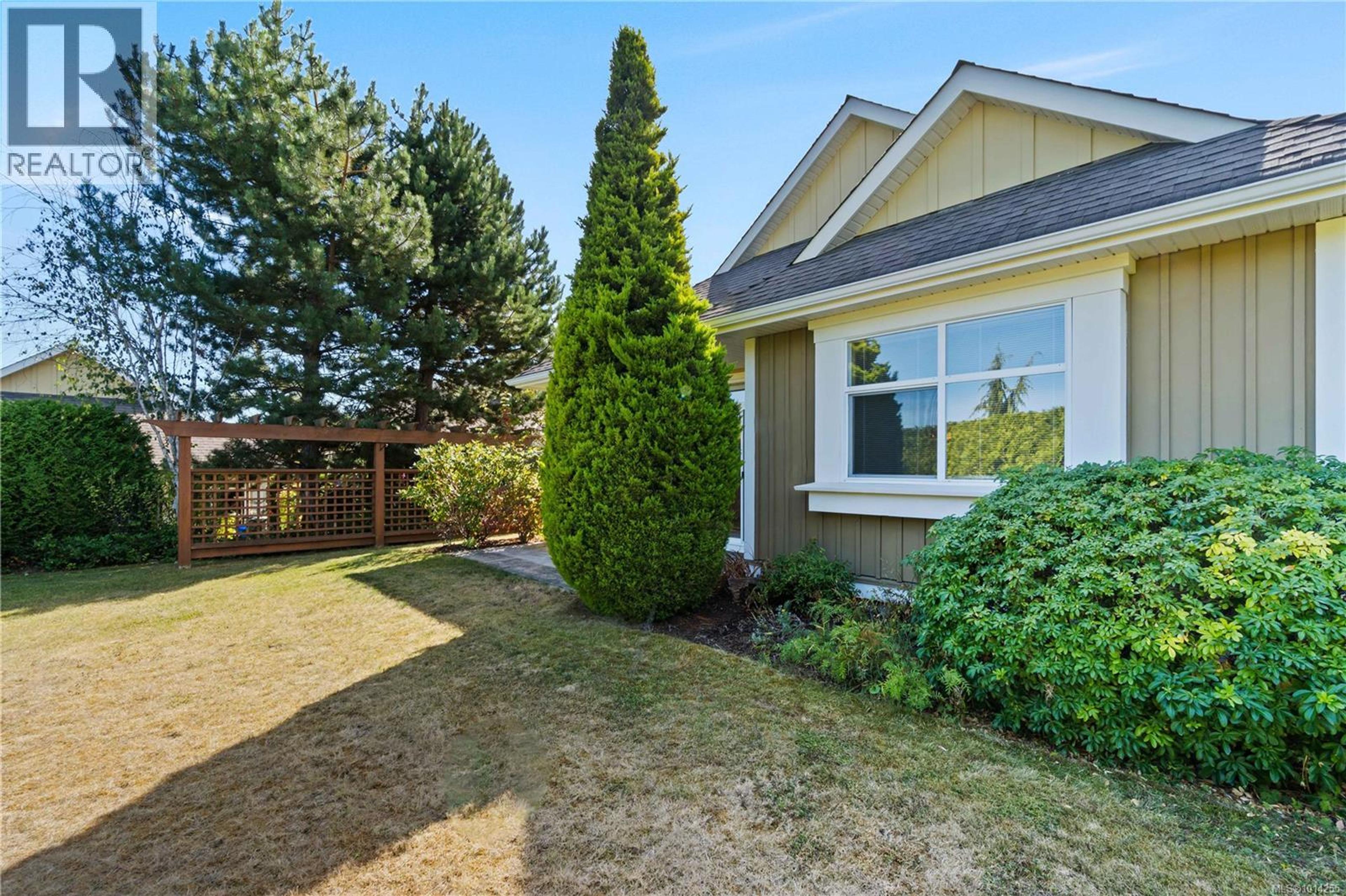 447 Pym St S, Parksville - Exteriors - Photo 4