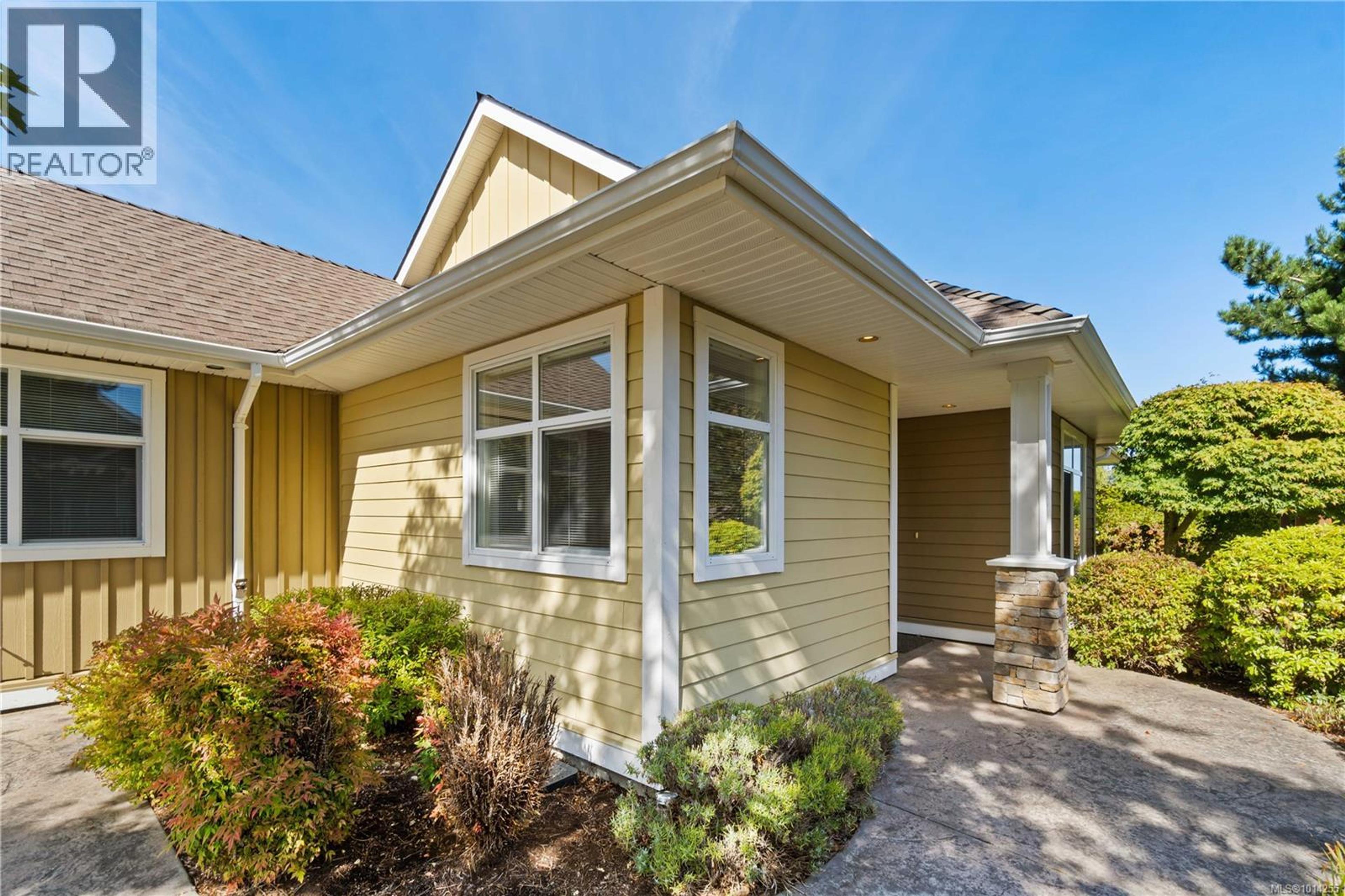 447 Pym St S, Parksville - Exteriors - Photo 9