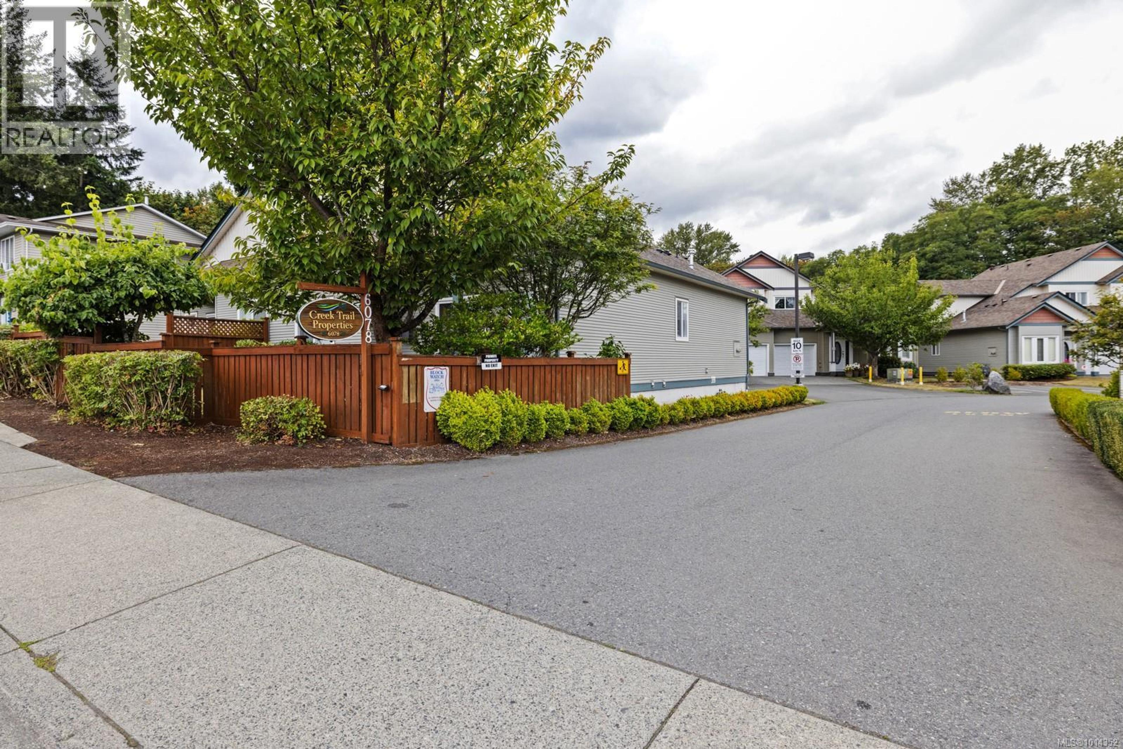 6078 Truesdale St, Duncan - Exteriors - Full Complex View - Photo 1