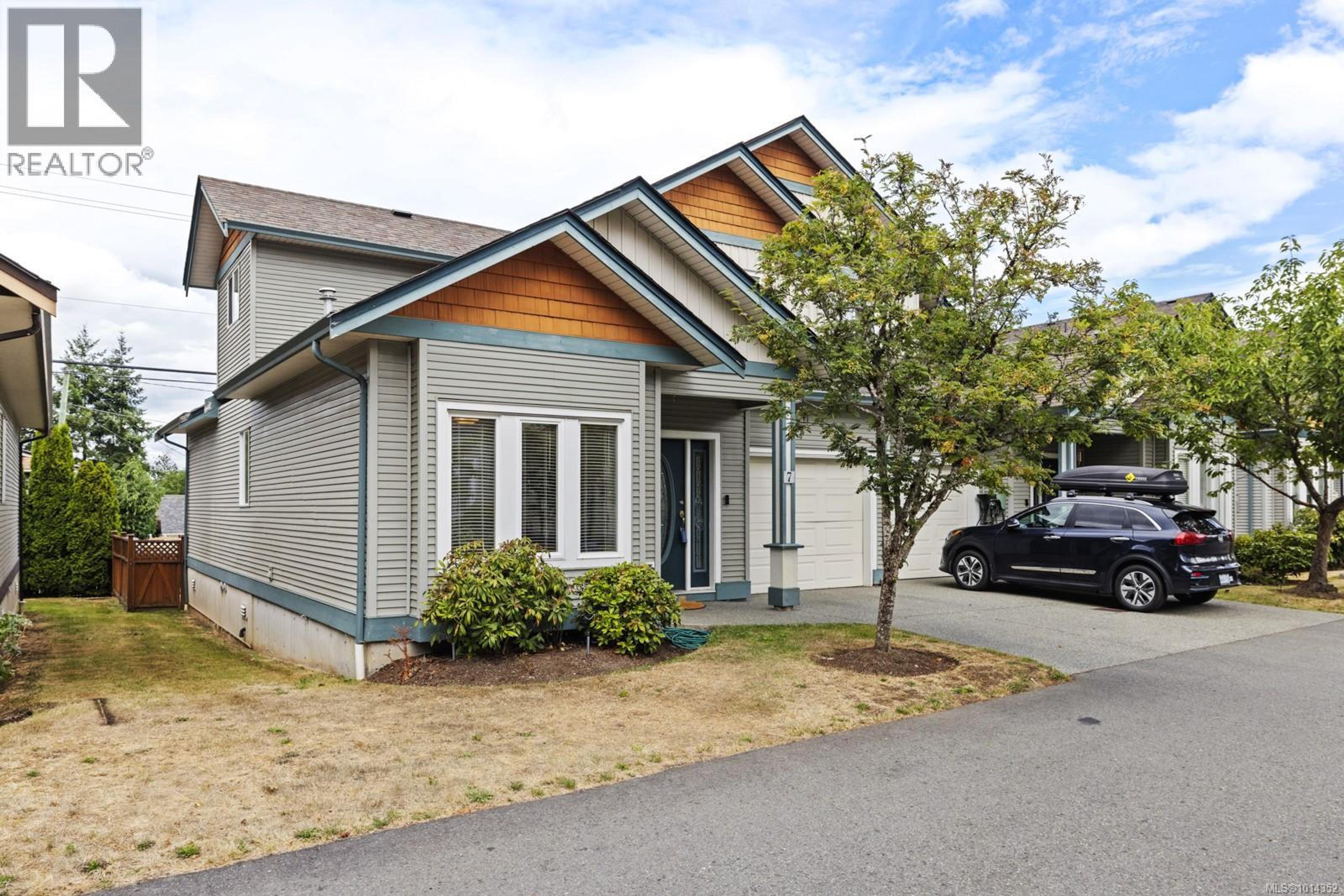 6078 Truesdale St, Duncan - Exteriors - Full Complex View - Photo 3