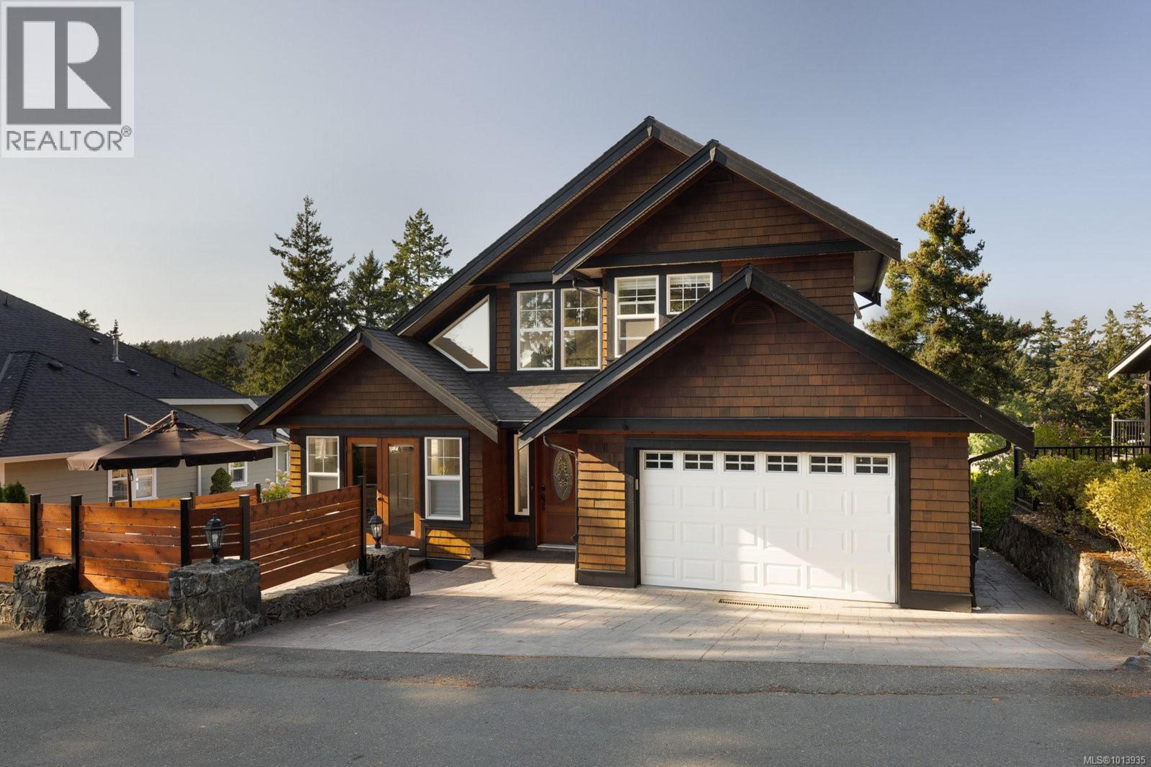 101 Gibraltar Bay Dr, View Royal - Exteriors - Photo 4