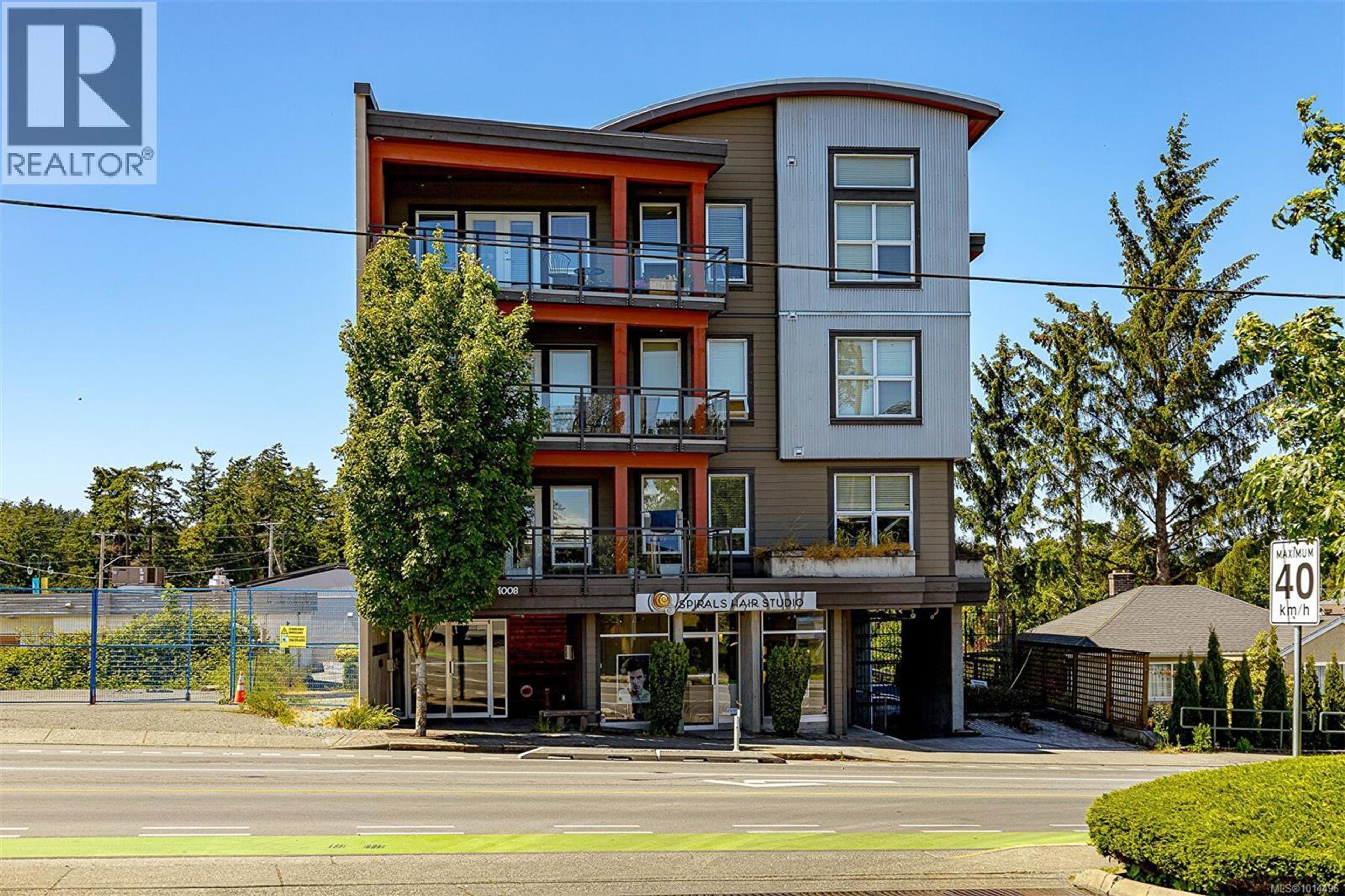 1008 Tillicum Rd, Esquimalt - Exteriors - Photo 1