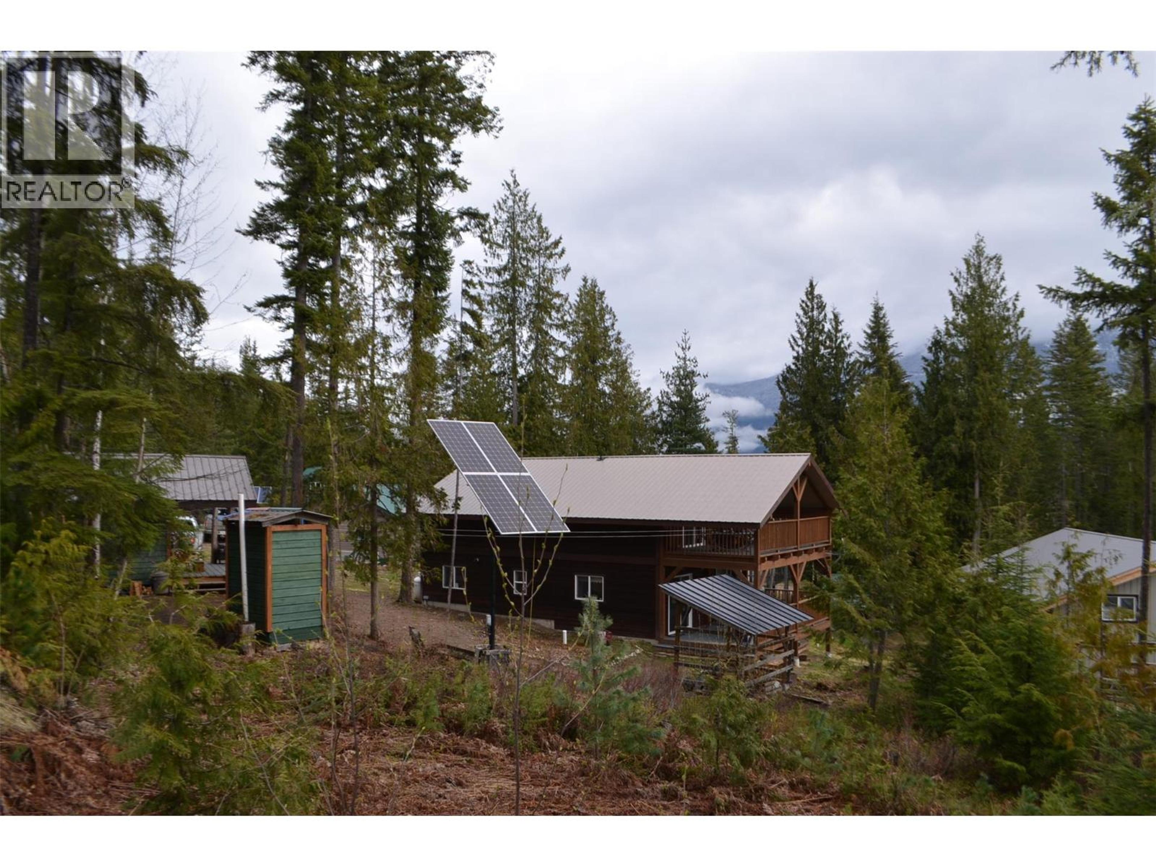 8800 Seymour Arm Main Road, Seymour Arm - Exteriors - Photo 2