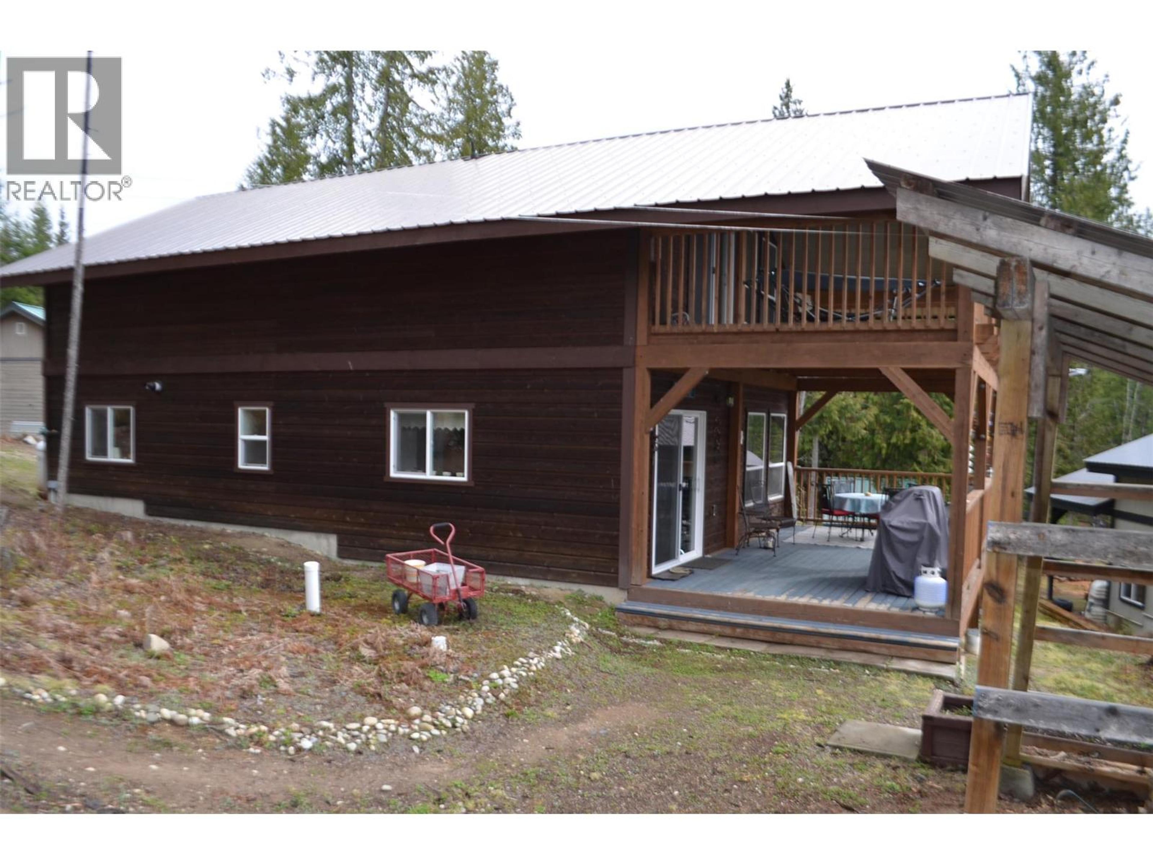 8800 Seymour Arm Main Road, Seymour Arm - Exteriors - Photo 5