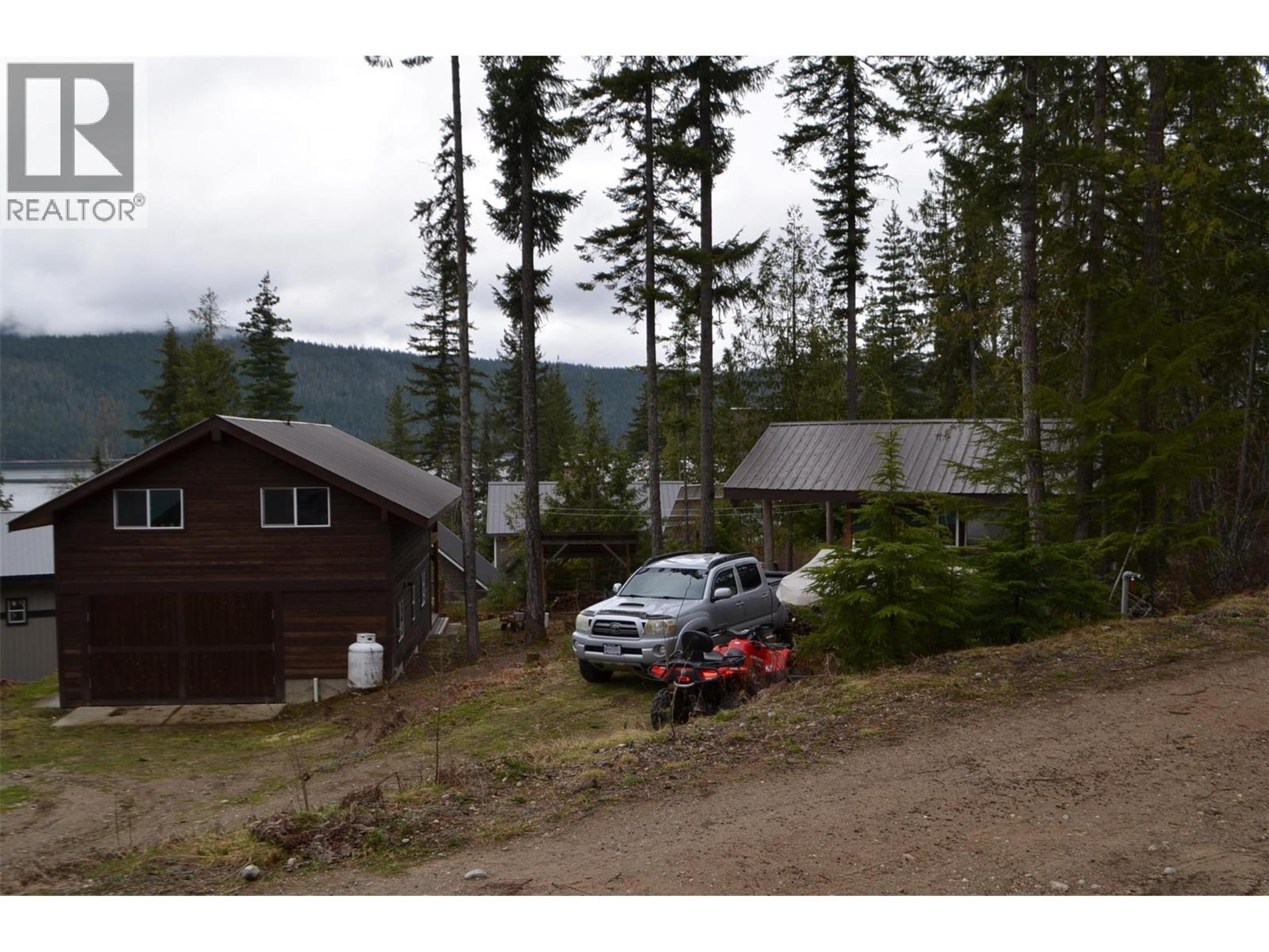 8800 Seymour Arm Main Road, Seymour Arm - Exteriors - Full Complex View - Photo 8