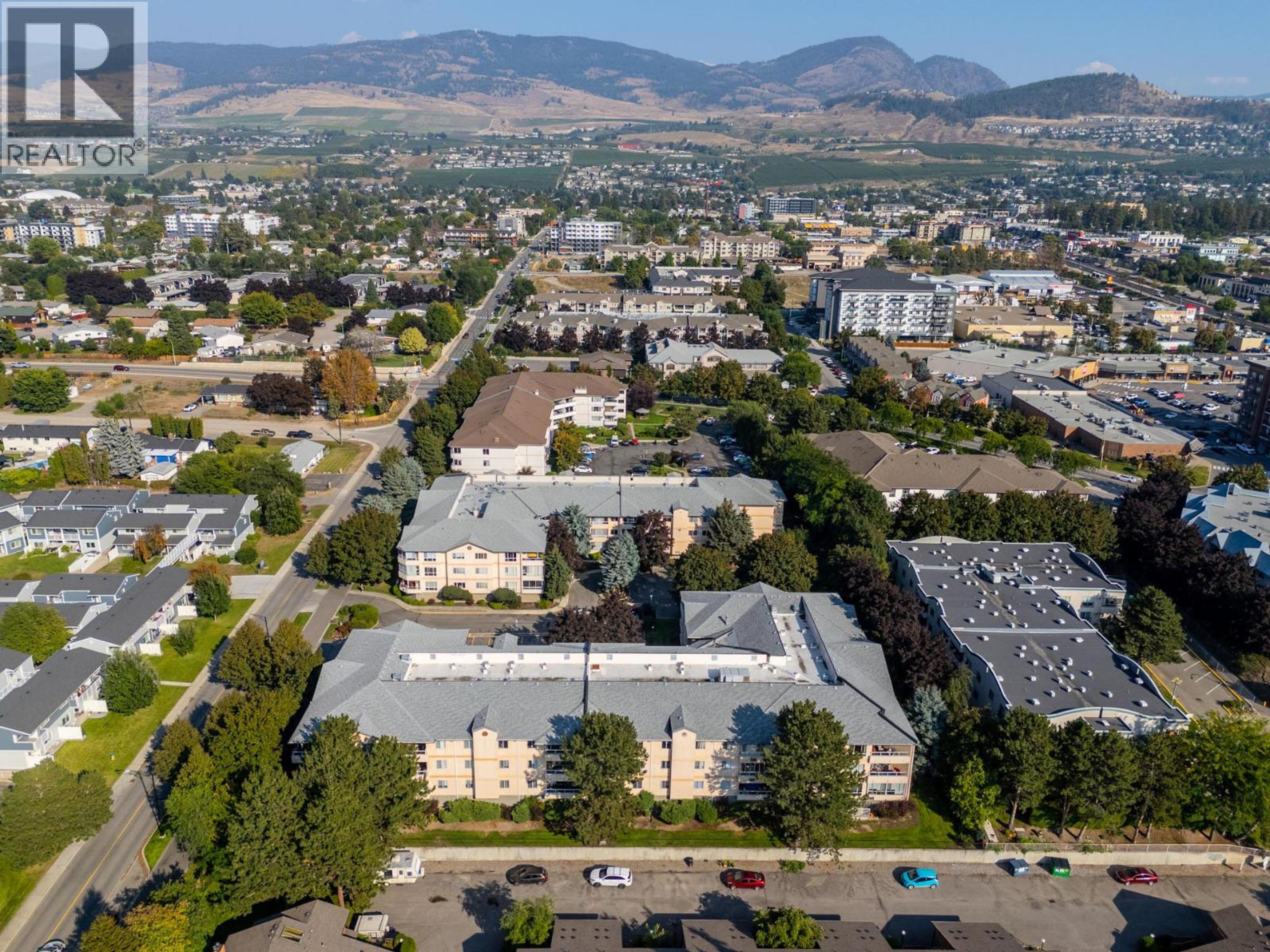 727 Houghton Road, Kelowna - Exteriors - Full Complex View, Drone/Aerial View - Photo 4