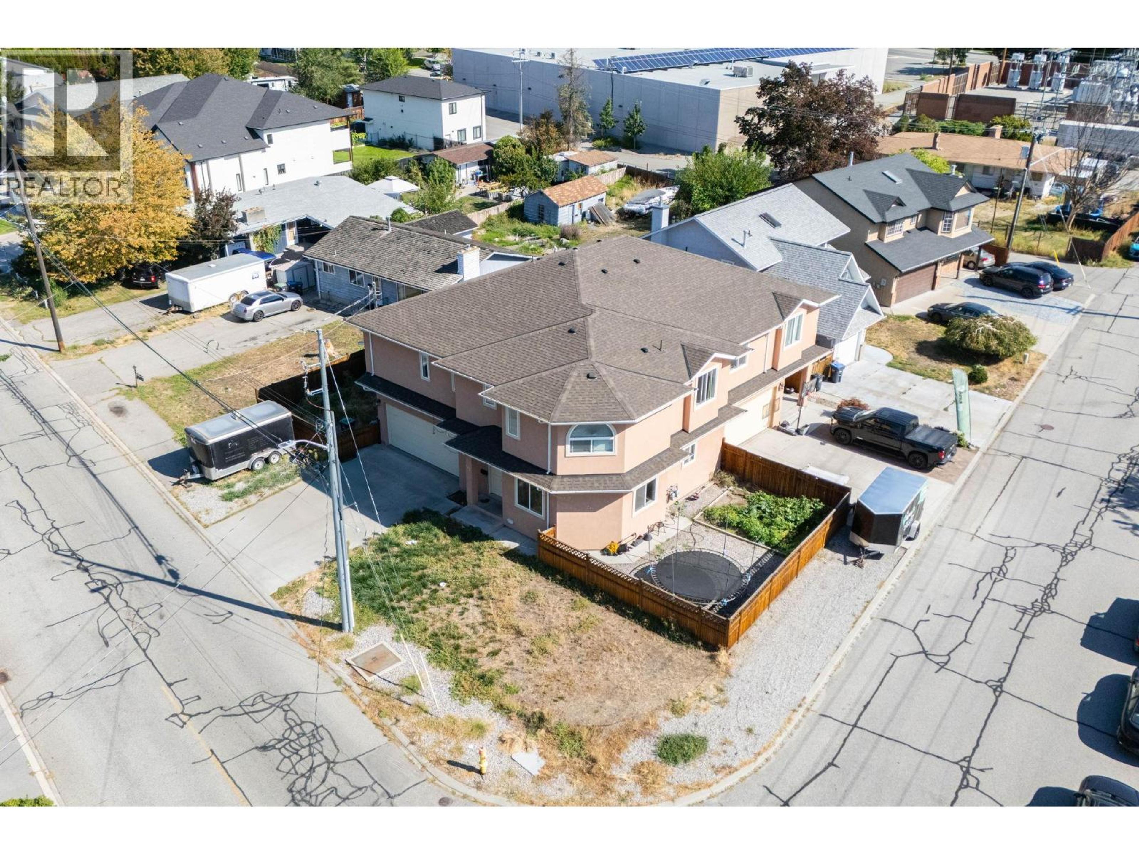 297 WATERFORD Avenue, Penticton - Exteriors - Drone/Aerial View - Photo 1