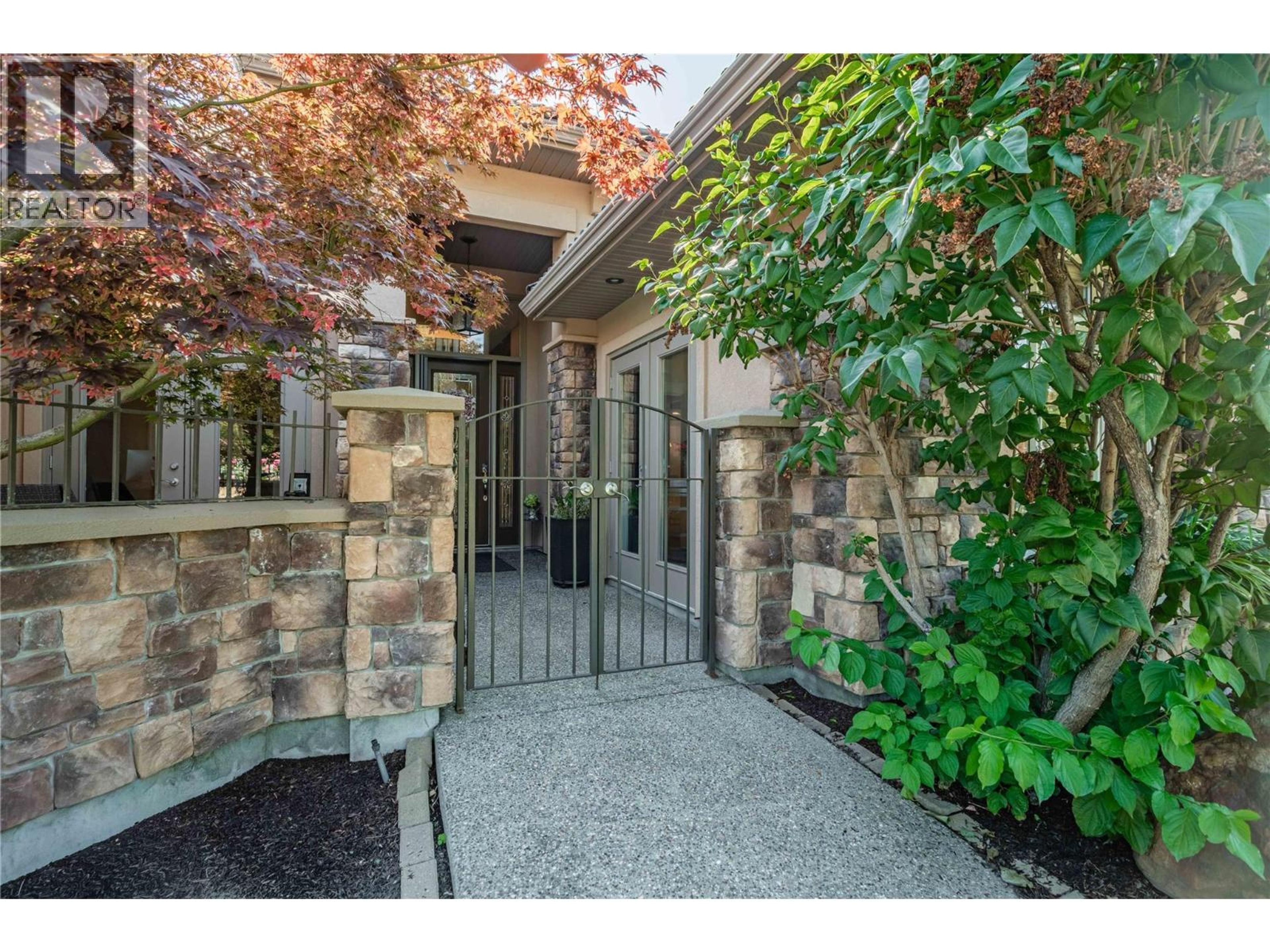 4157 Gallaghers Parkland Drive, Kelowna - Exteriors - Photo 9