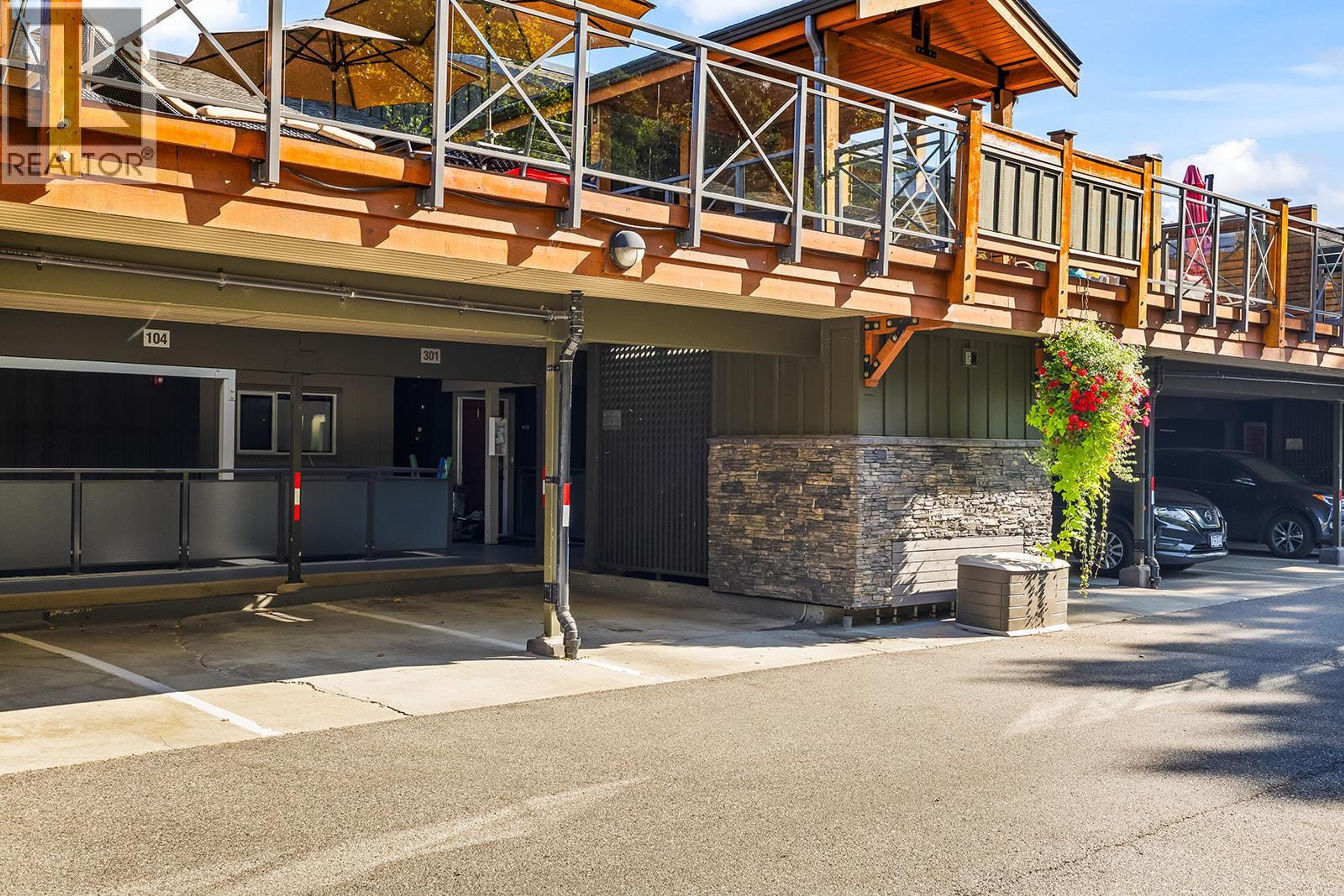 2777 Casa Loma Road, West Kelowna - Exteriors - Photo 5