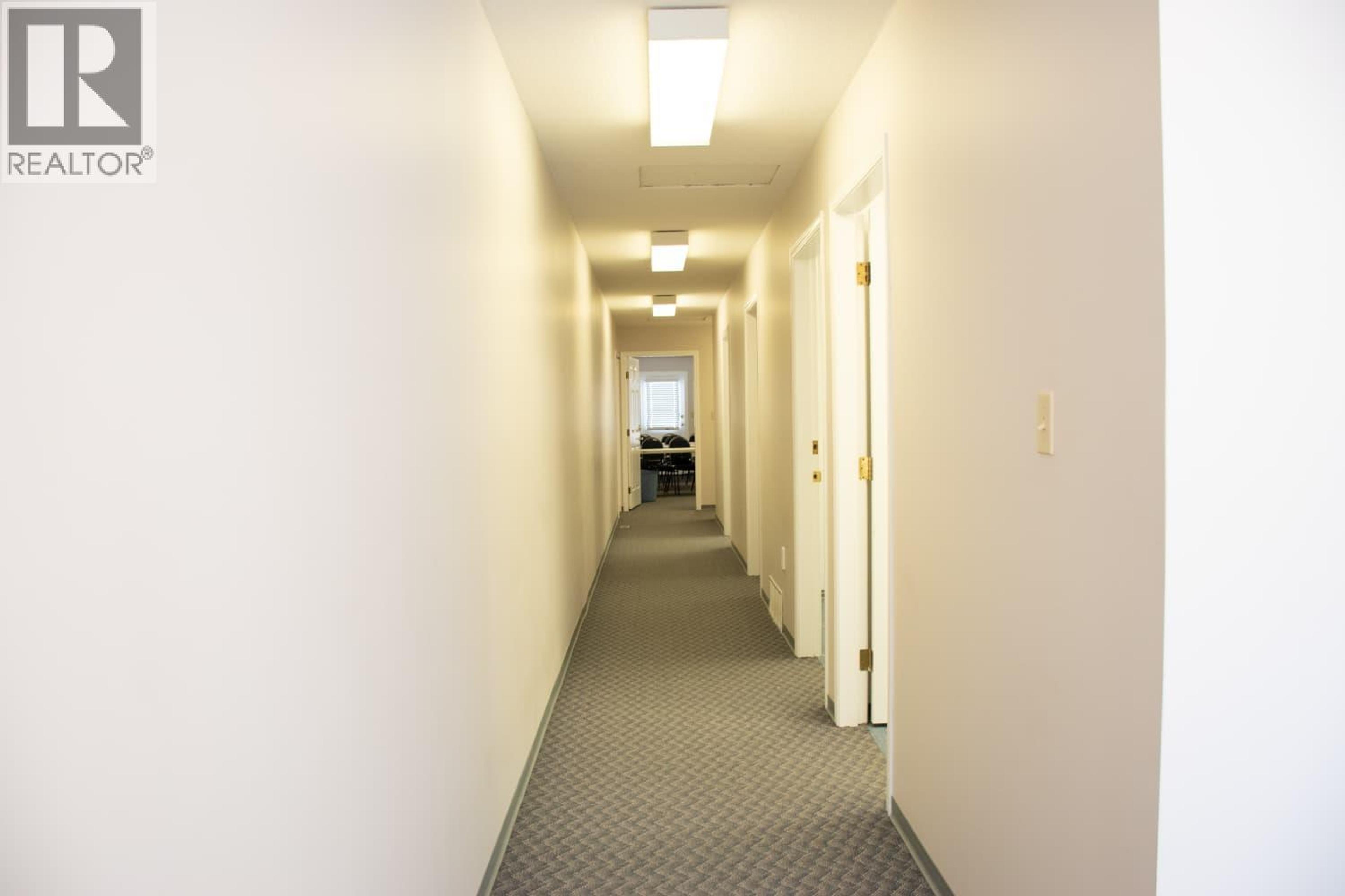 834 Thompson Avenue, Chase - Common Areas - Lobbies / Hallways / Foyers - Photo 3