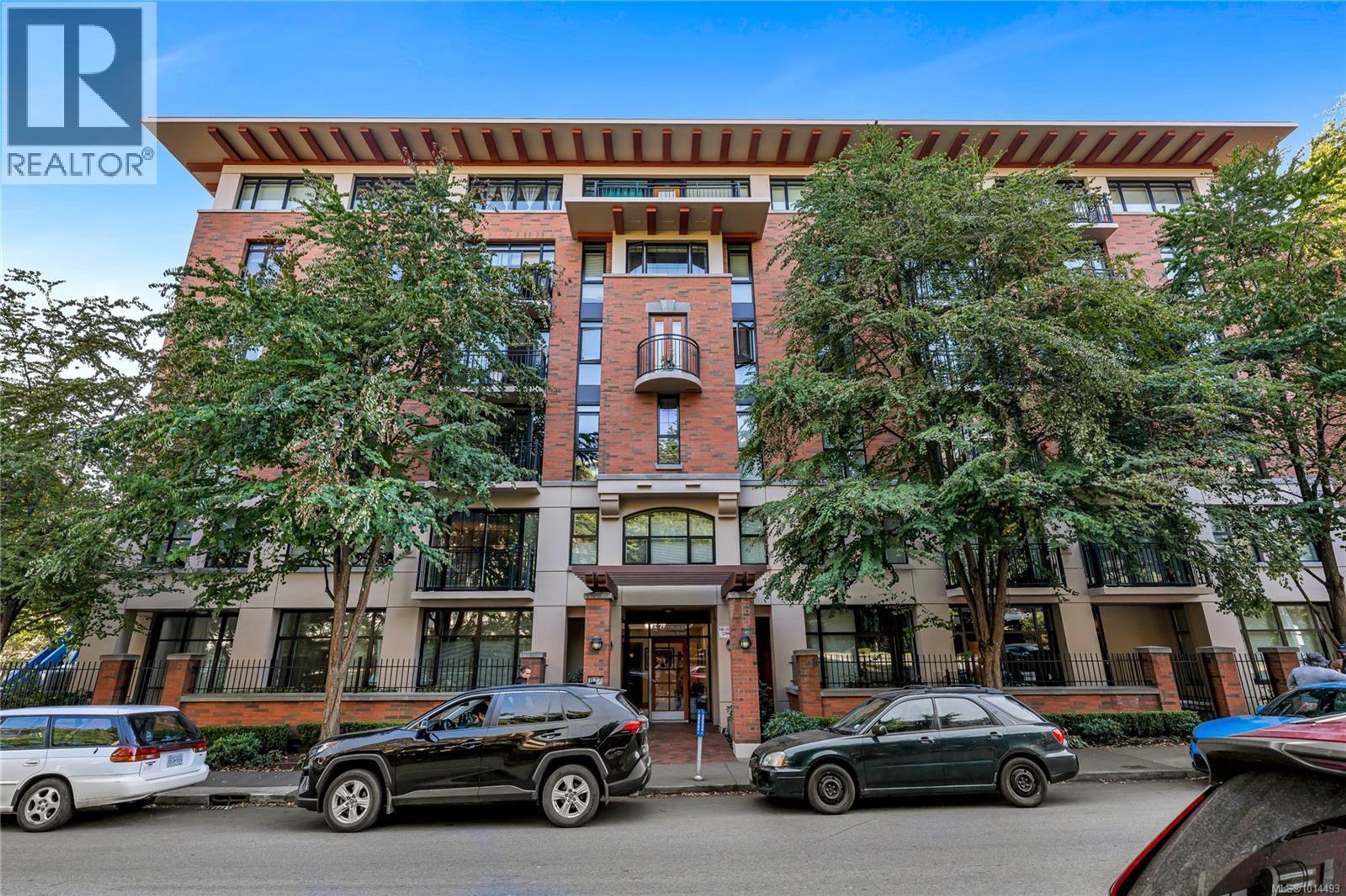 827 Fairfield Rd, Victoria - Exteriors - Full Complex View - Photo 2