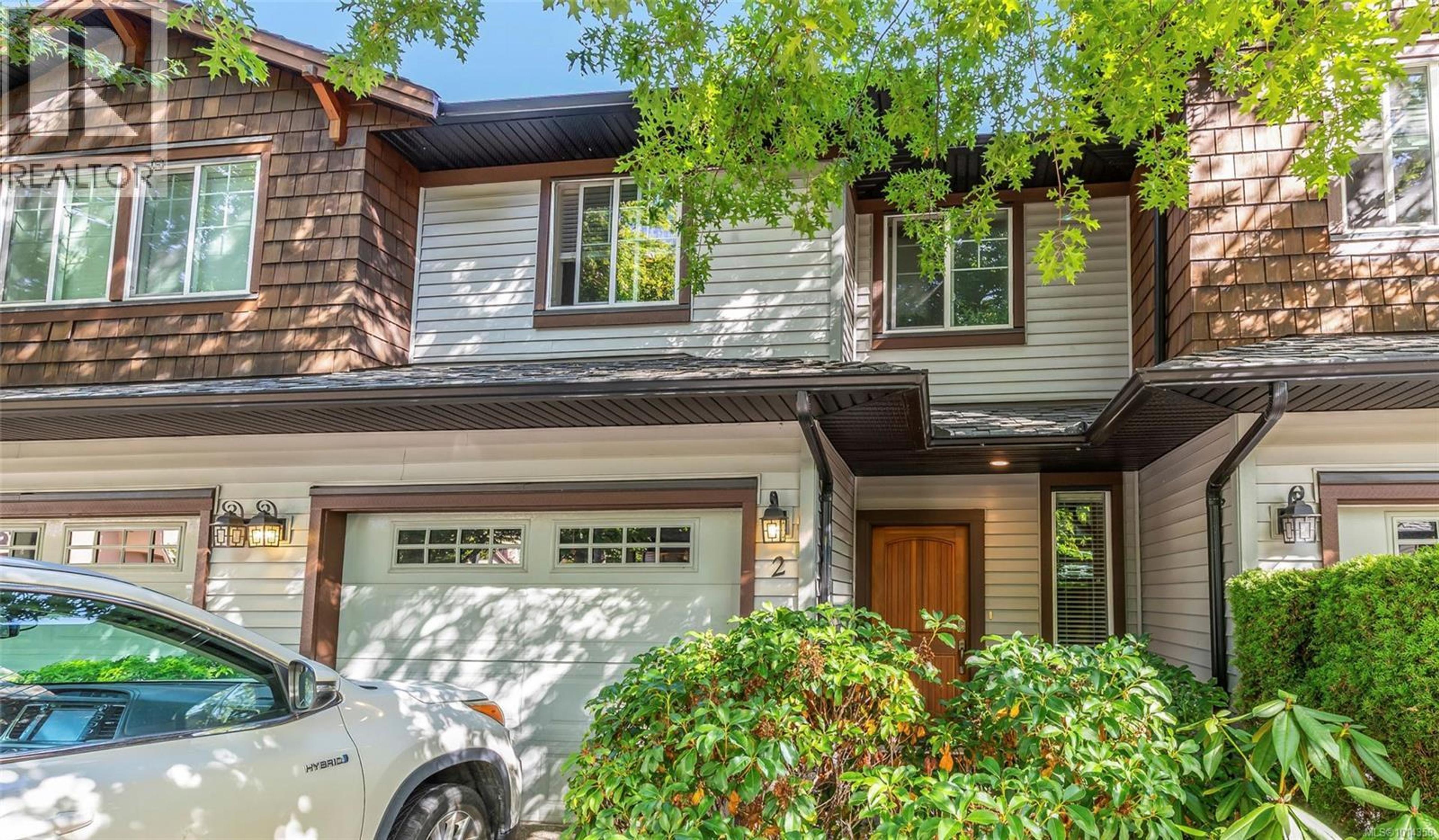 344 Hirst Ave, Parksville - Exteriors - Photo 2