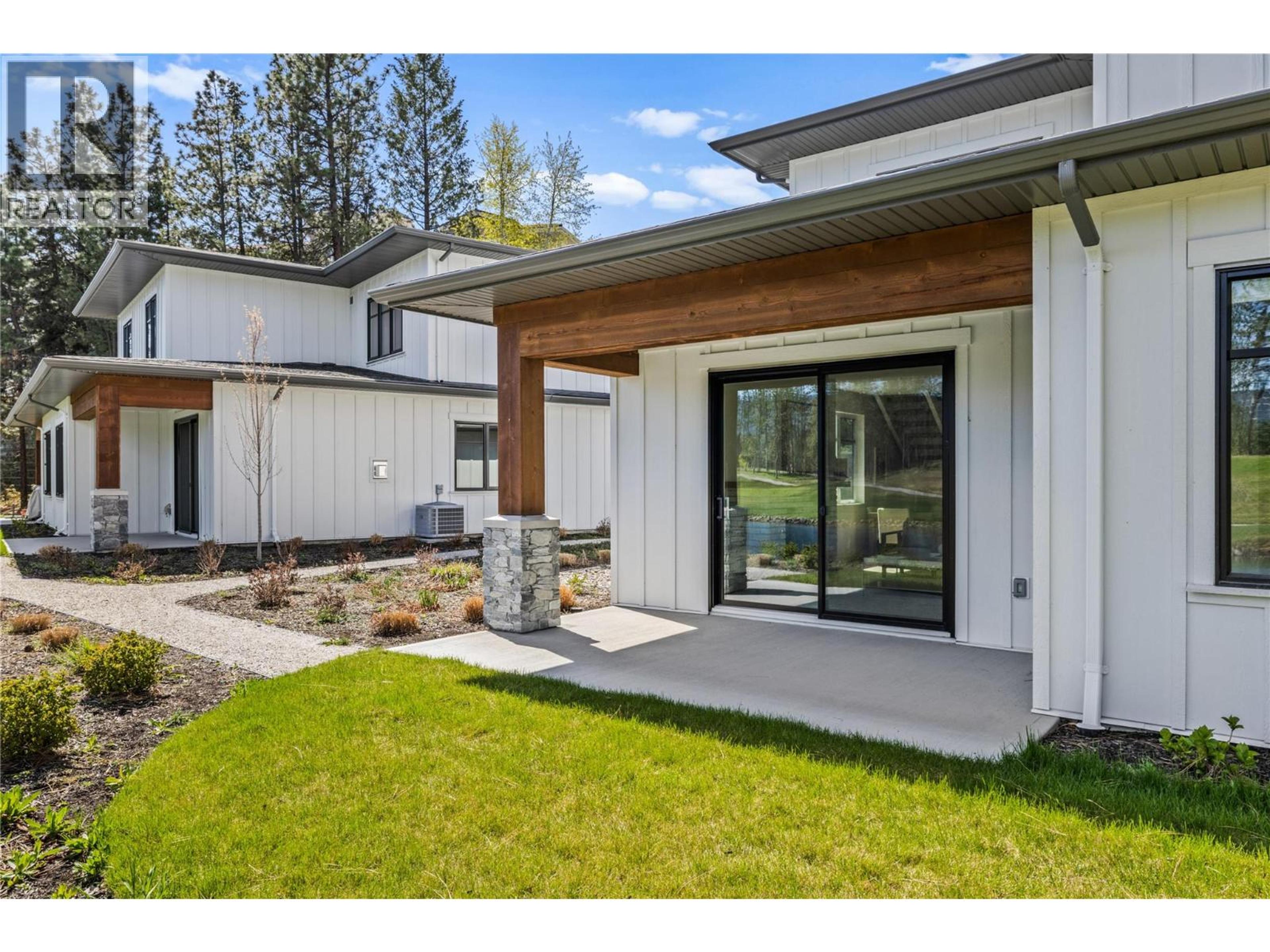 1979 Country Club Drive, Kelowna - Exteriors - Full Complex View - Photo 3