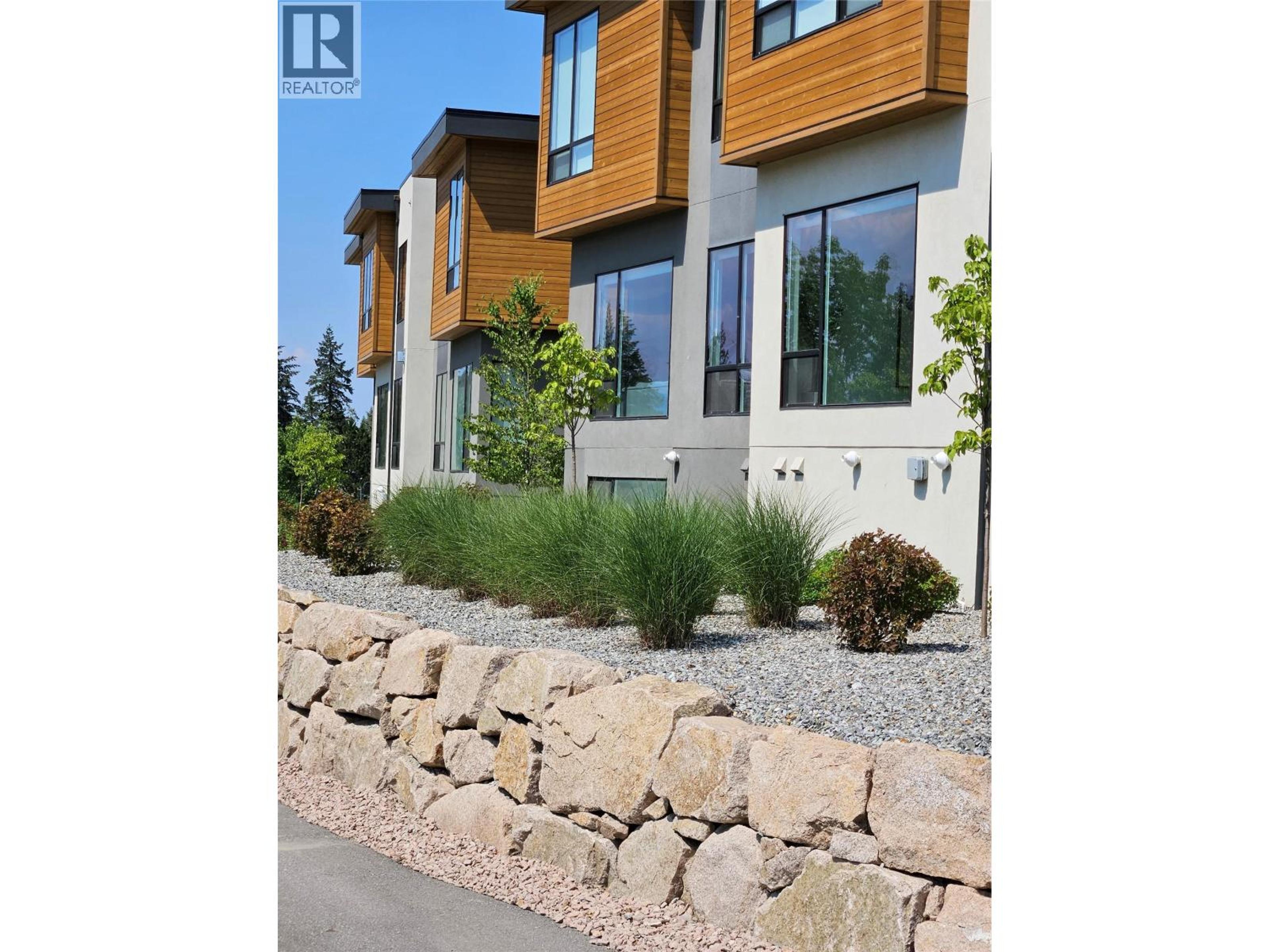 105 Predator Ridge Drive, Vernon - Exteriors - Photo 9