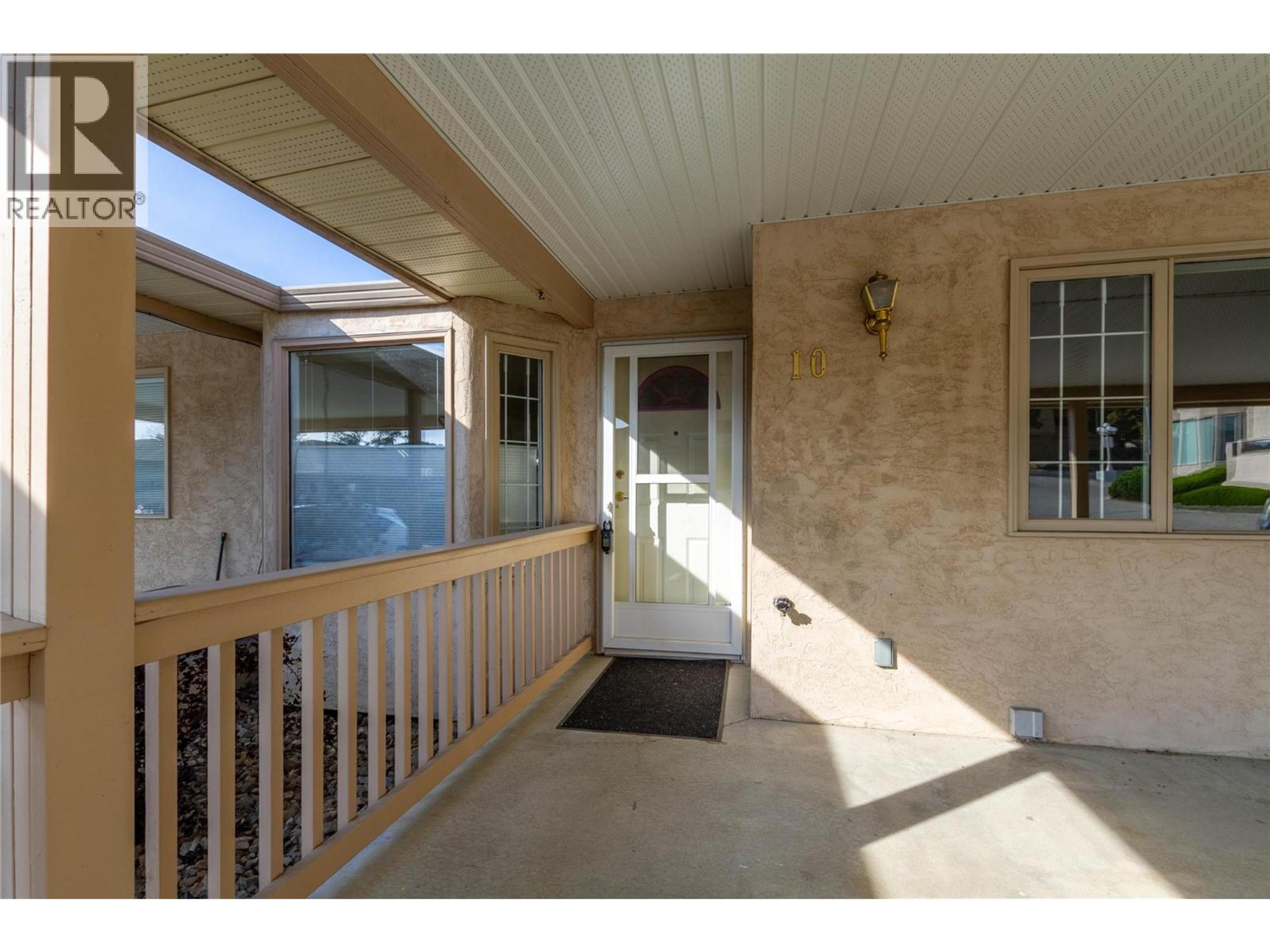 3906 Pleasant Valley Road, Vernon - Exteriors - Photo 2