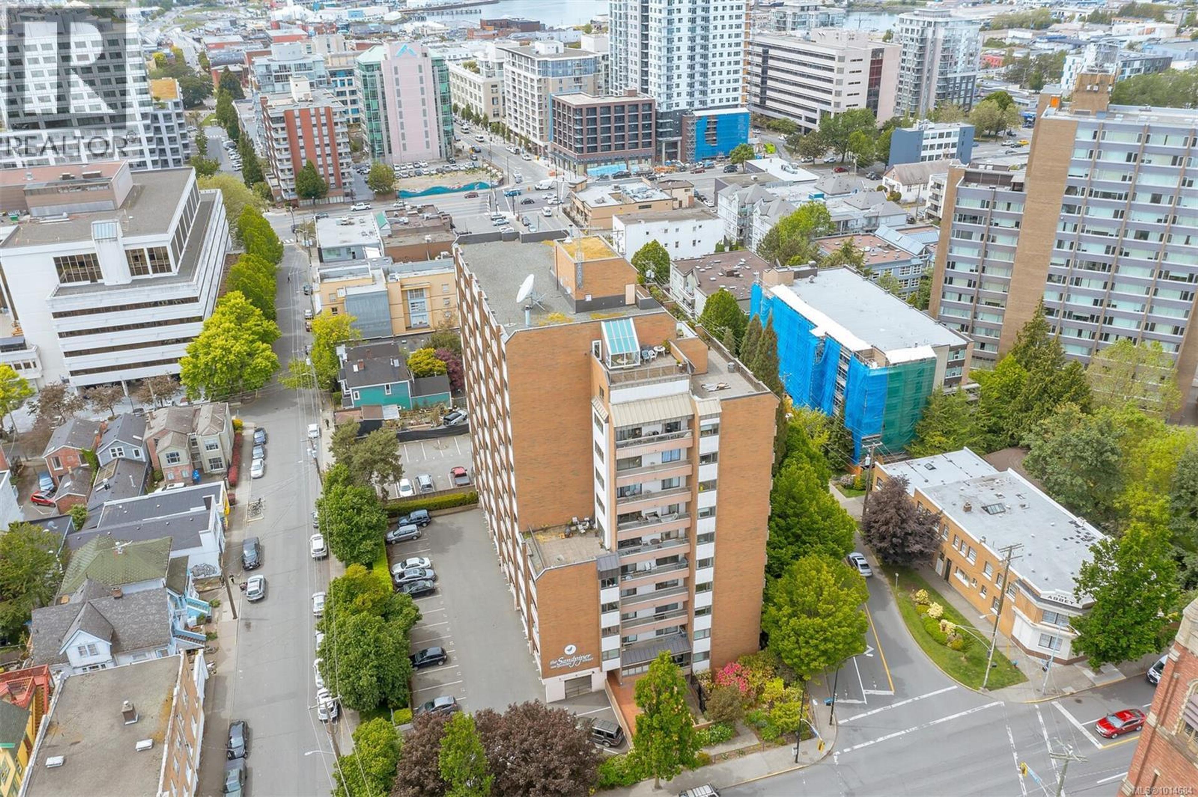 1630 Quadra St, Victoria - Exteriors - Drone/Aerial View - Photo 3