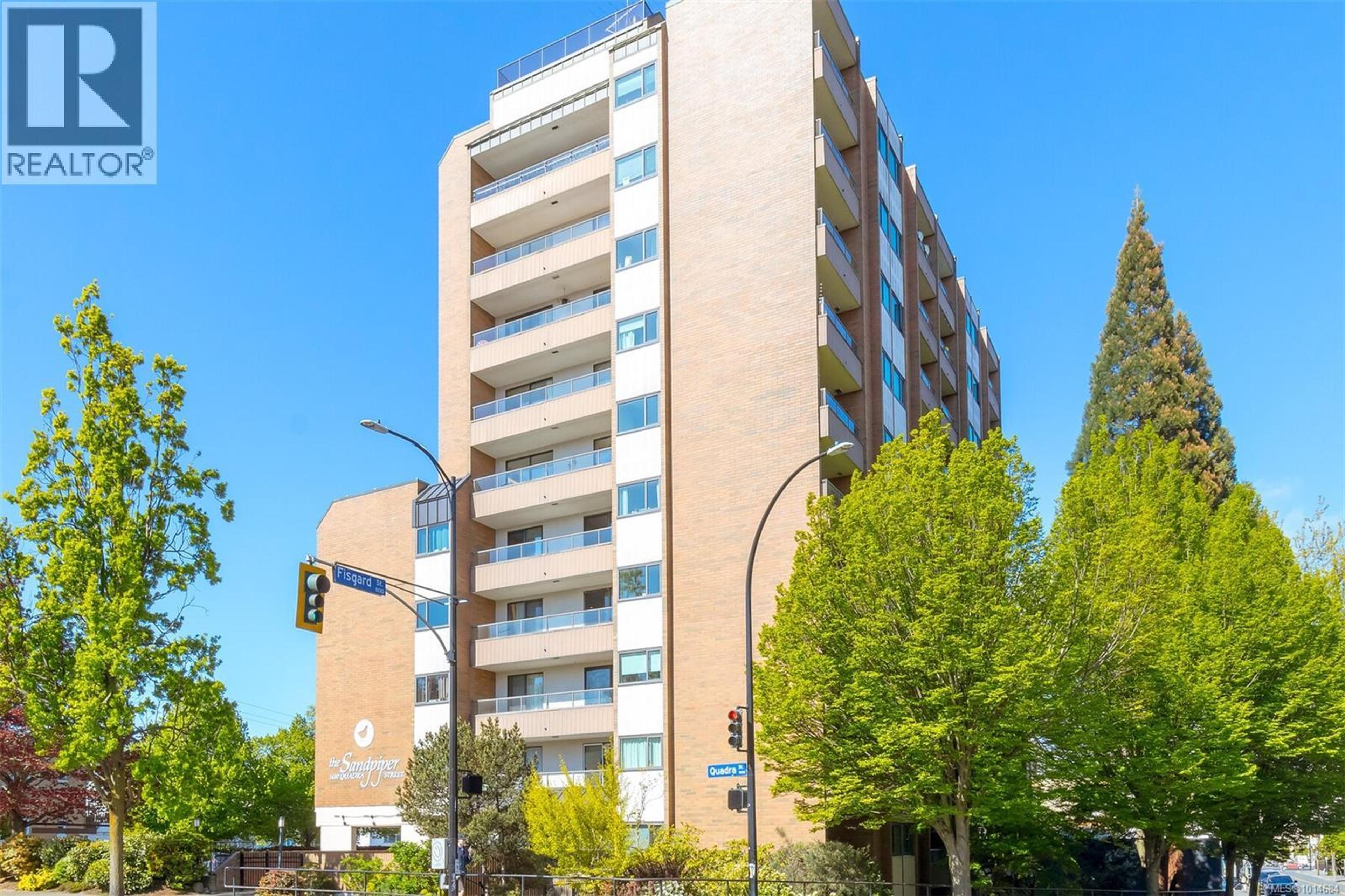 1630 Quadra St, Victoria - Exteriors - Photo 6